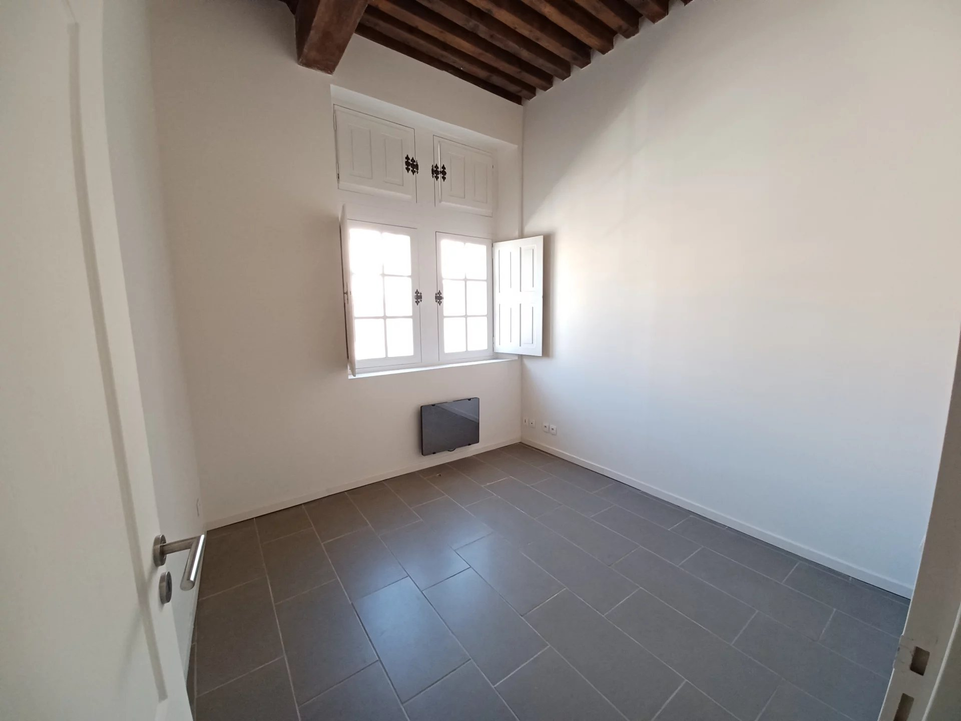 Location Appartement BEAUCAIRE surface habitable de 105 m²