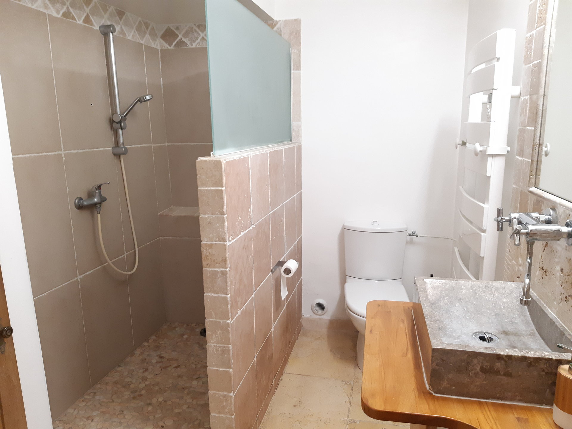 Location Appartement BARBENTANE climatisation, individuel, electrique chauffage