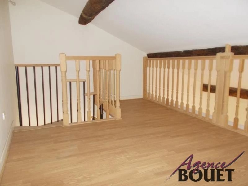 Location Appartement BEAUCAIRE séjour de 26 m²