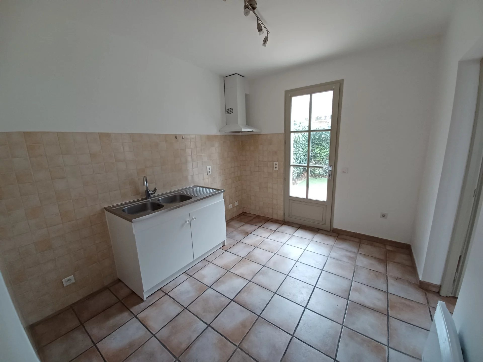 Location Appartement TARASCON surface habitable de 99 m²