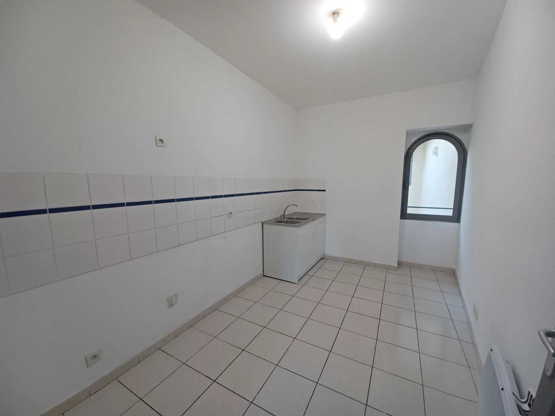 Location Appartement BEAUCAIRE surface habitable de 116 m²