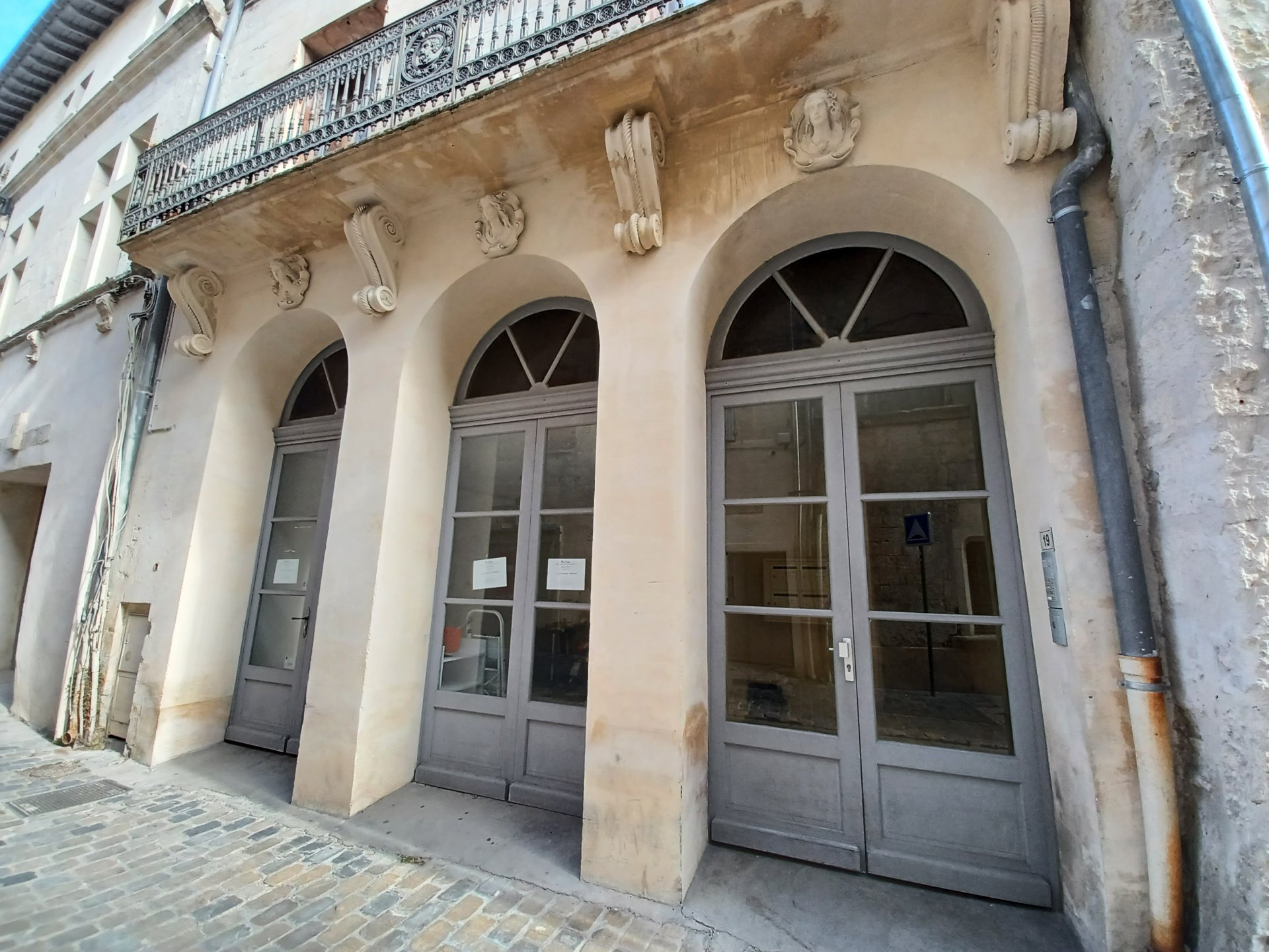 Location Fonds de commerce BEAUCAIRE surface habitable de 30 m²