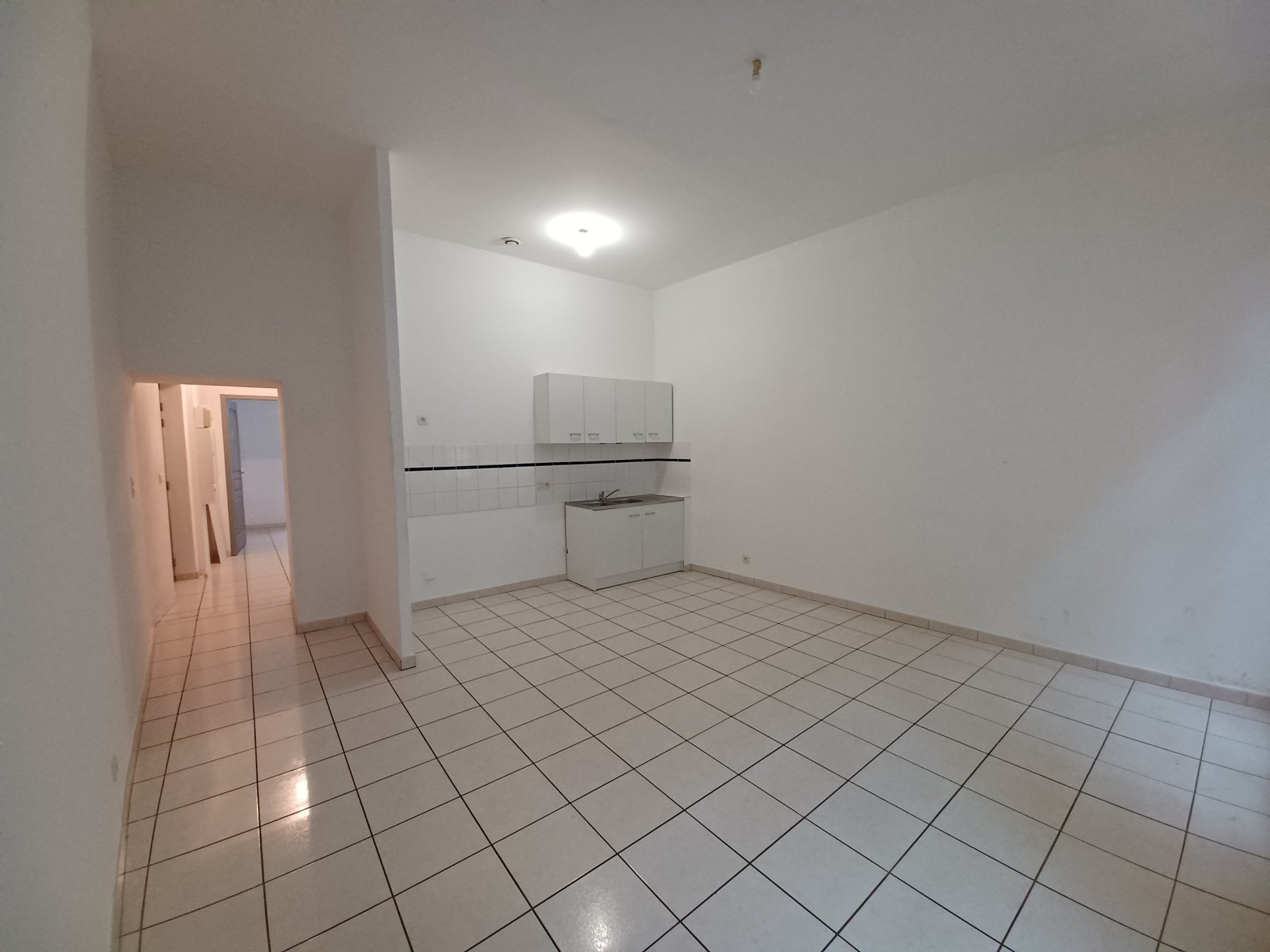 Location Appartement BEAUCAIRE 1 salles d'eau