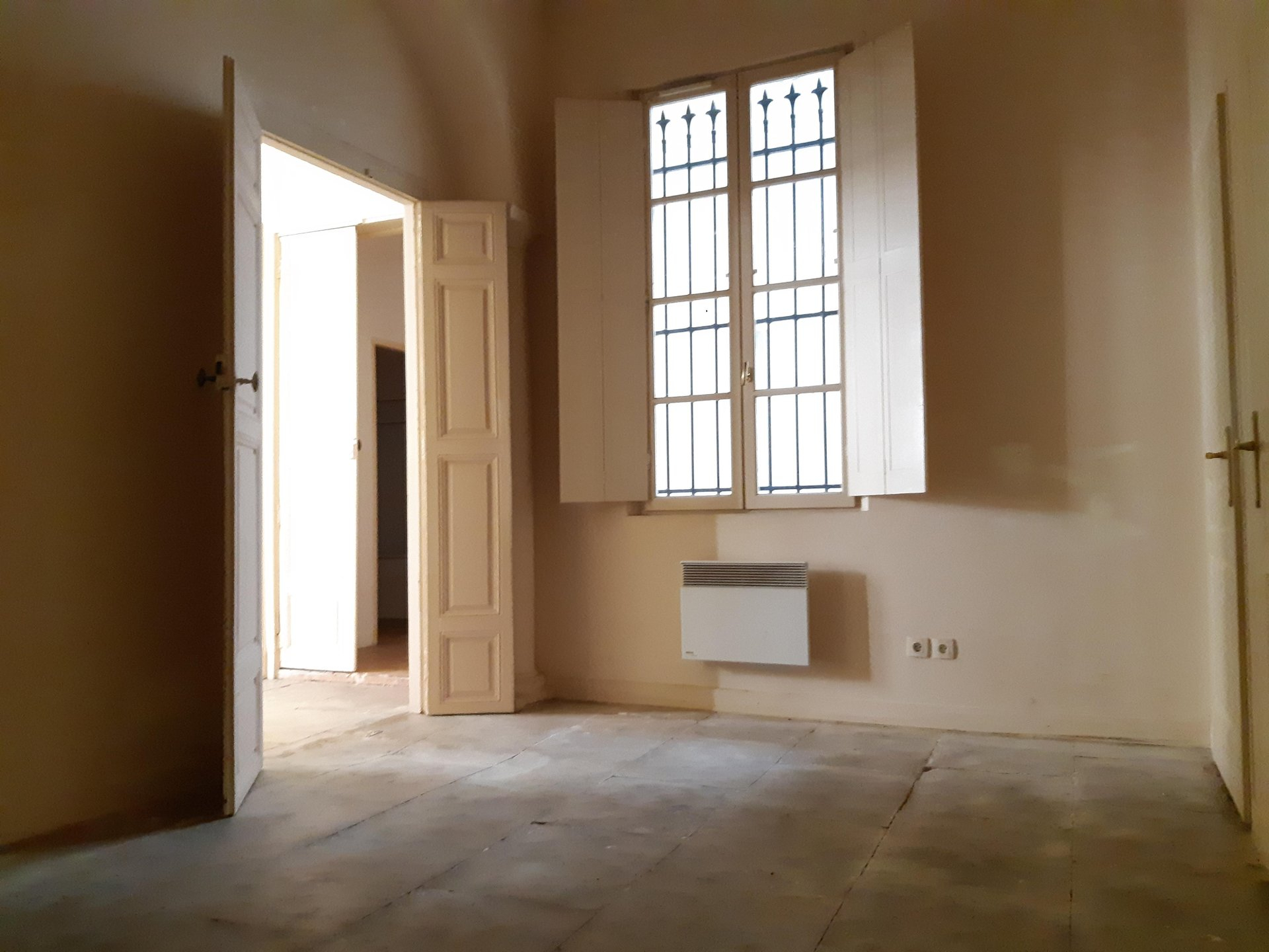 Location Appartement BEAUCAIRE convecteur, individuel, electrique chauffage