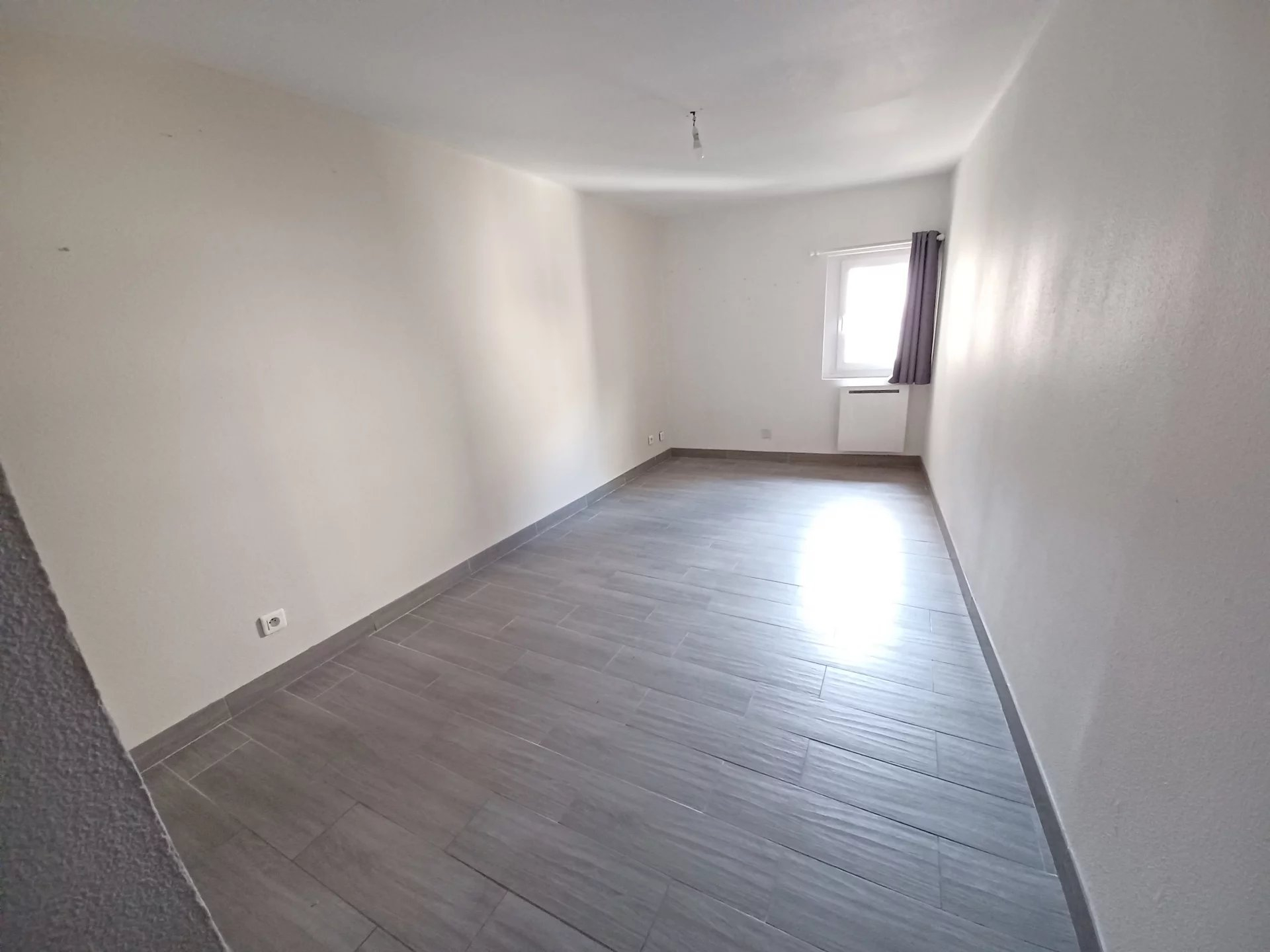 Location Appartement BEAUCAIRE séjour de 38.89 m²