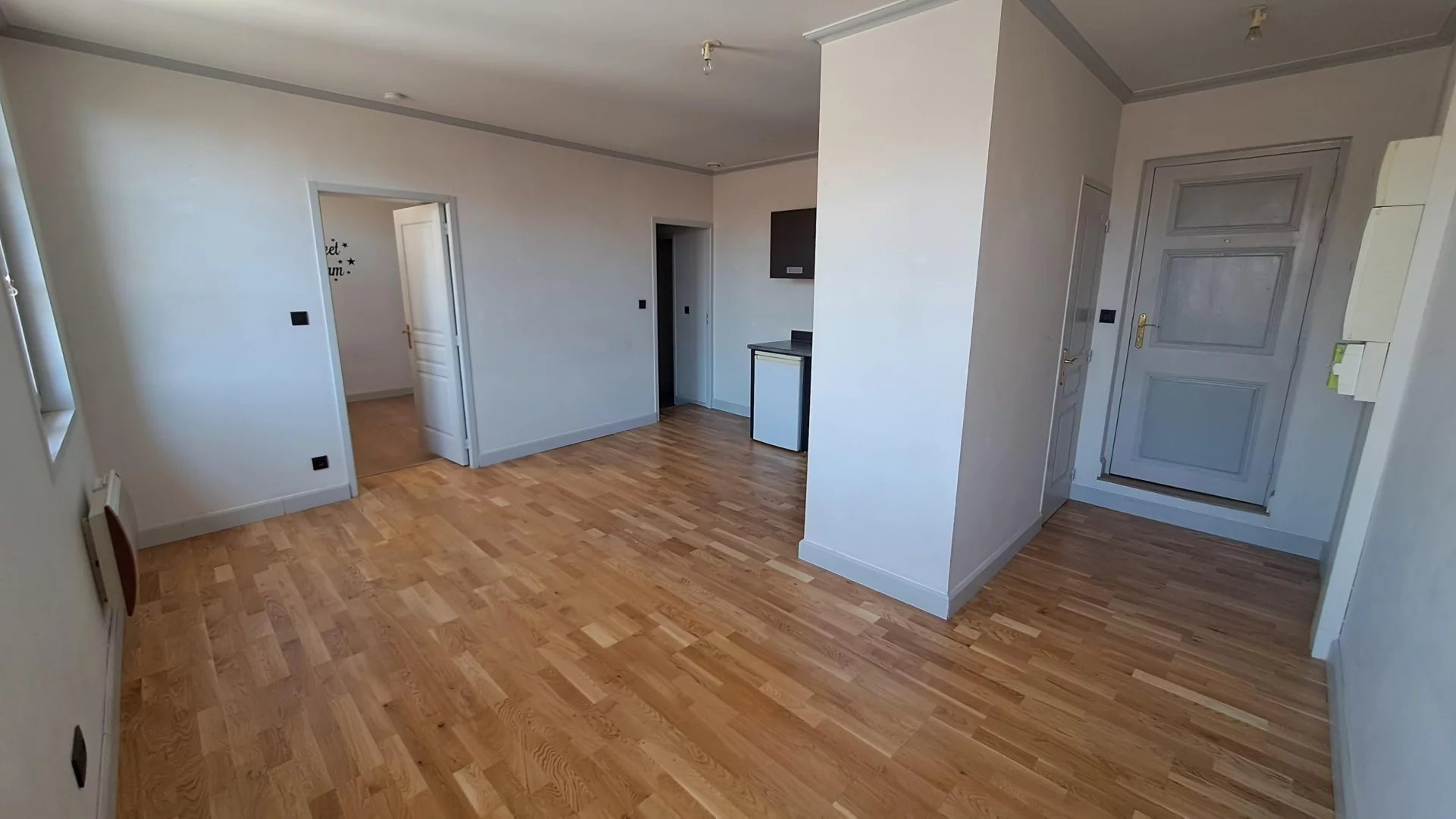 Location Appartement BEAUCAIRE 1 salles d'eau