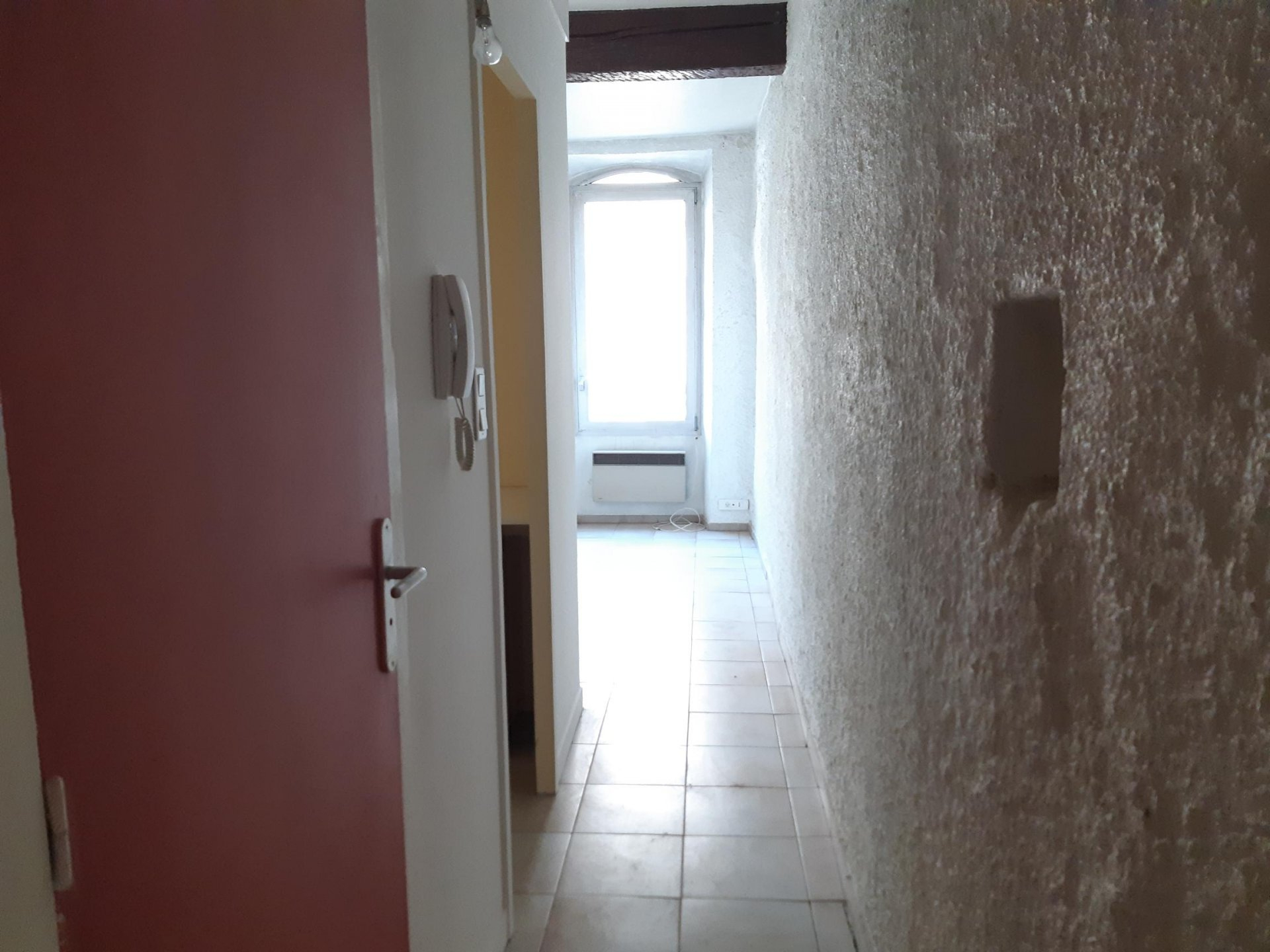 Location Appartement TARASCON séjour de 15.16 m²