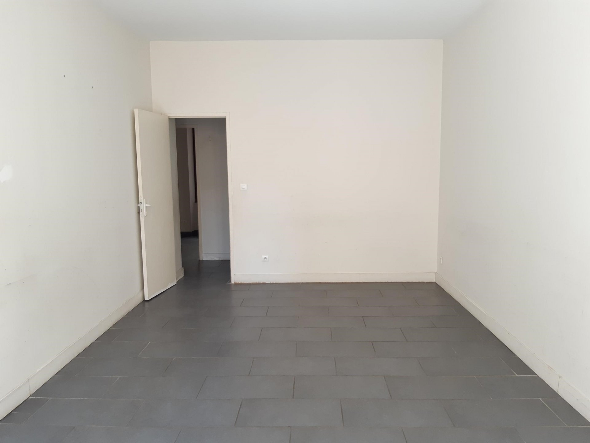 Location Appartement BEAUCAIRE 1 salles de bain