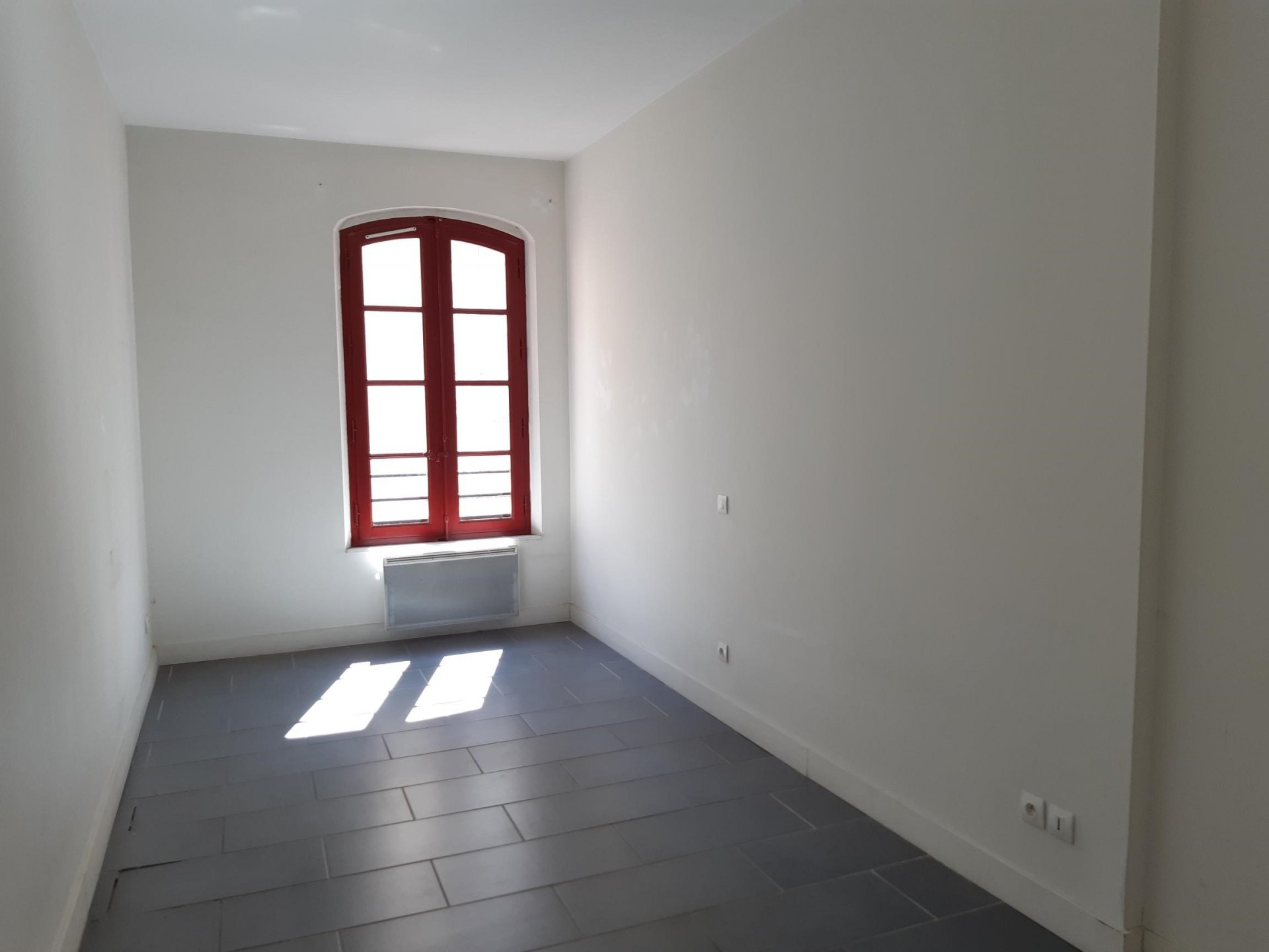 Location Appartement BEAUCAIRE séjour de 20.43 m²