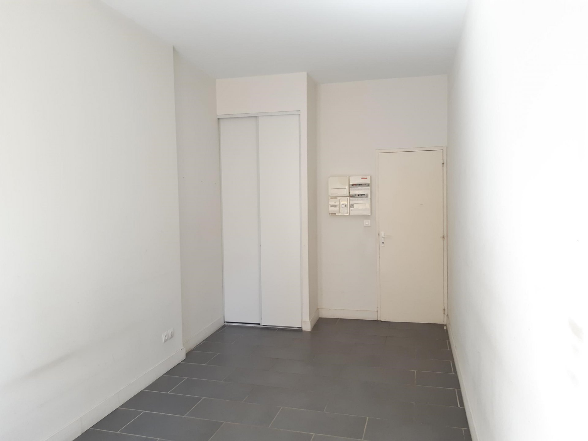 Location Appartement BEAUCAIRE 2 pièces