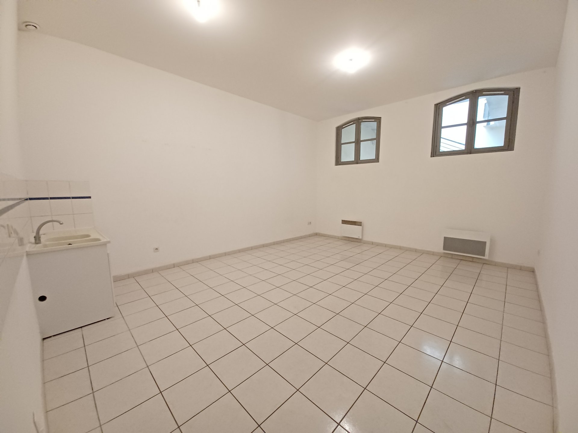 Location Appartement BEAUCAIRE 1 salles d'eau