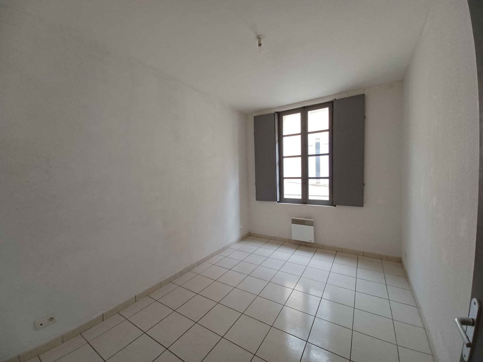 Location Appartement BEAUCAIRE 1 salles d'eau