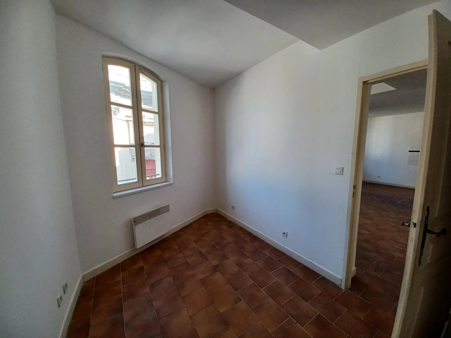 Location Appartement BEAUCAIRE convecteur, individuel, electrique chauffage