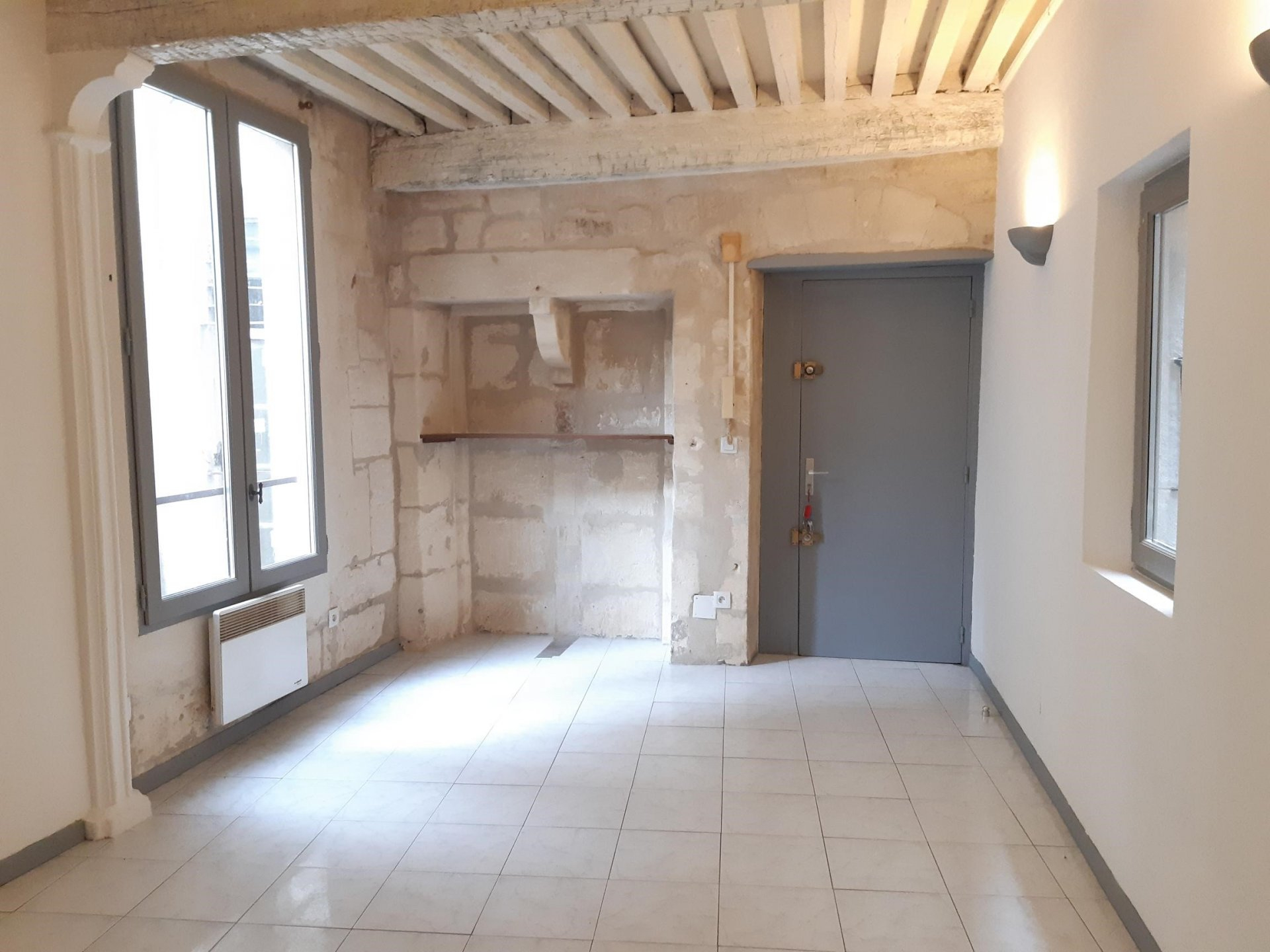 Location Appartement TARASCON surface habitable de 70 m²