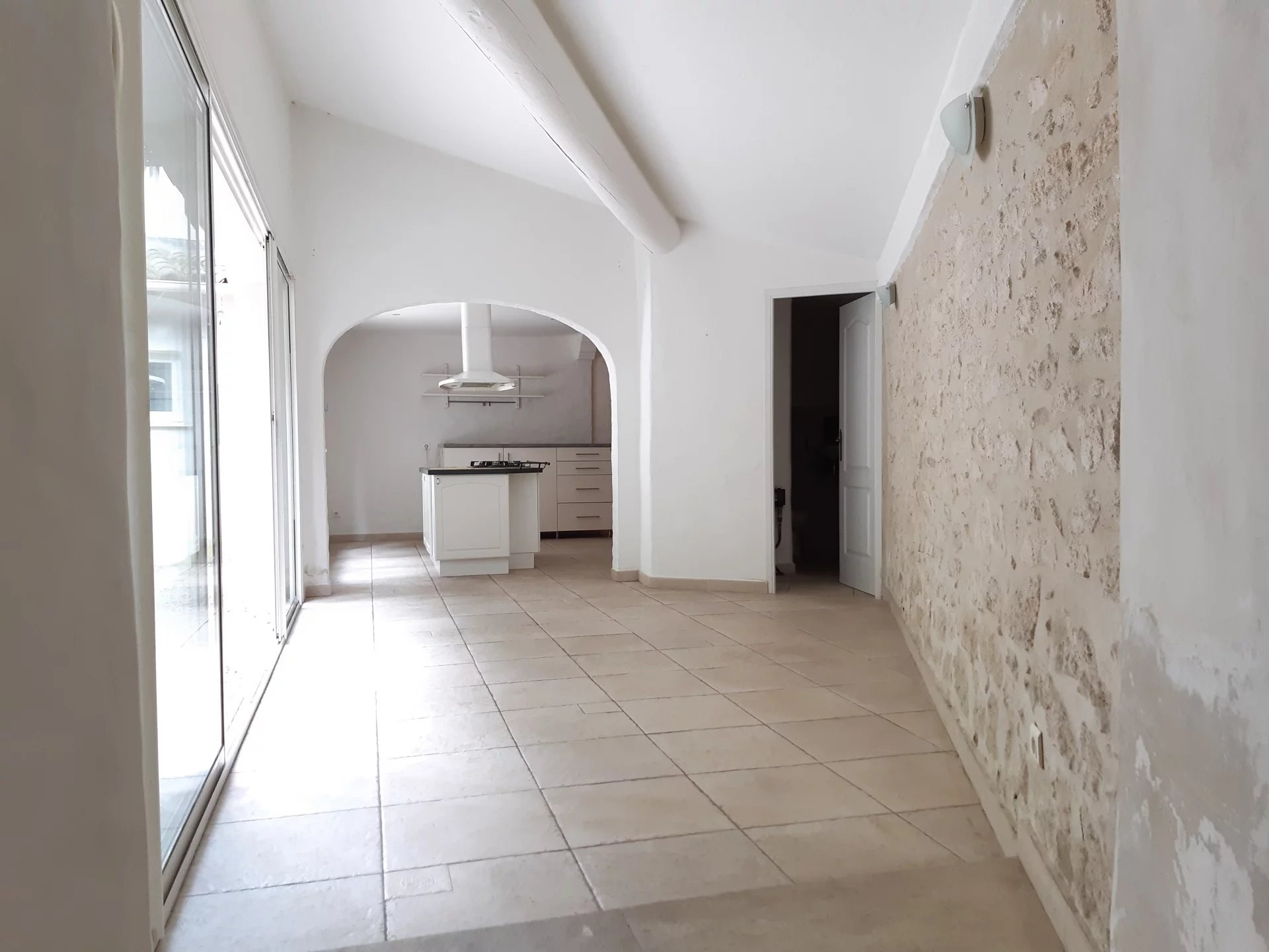 Location Appartement TARASCON surface habitable de 101 m²