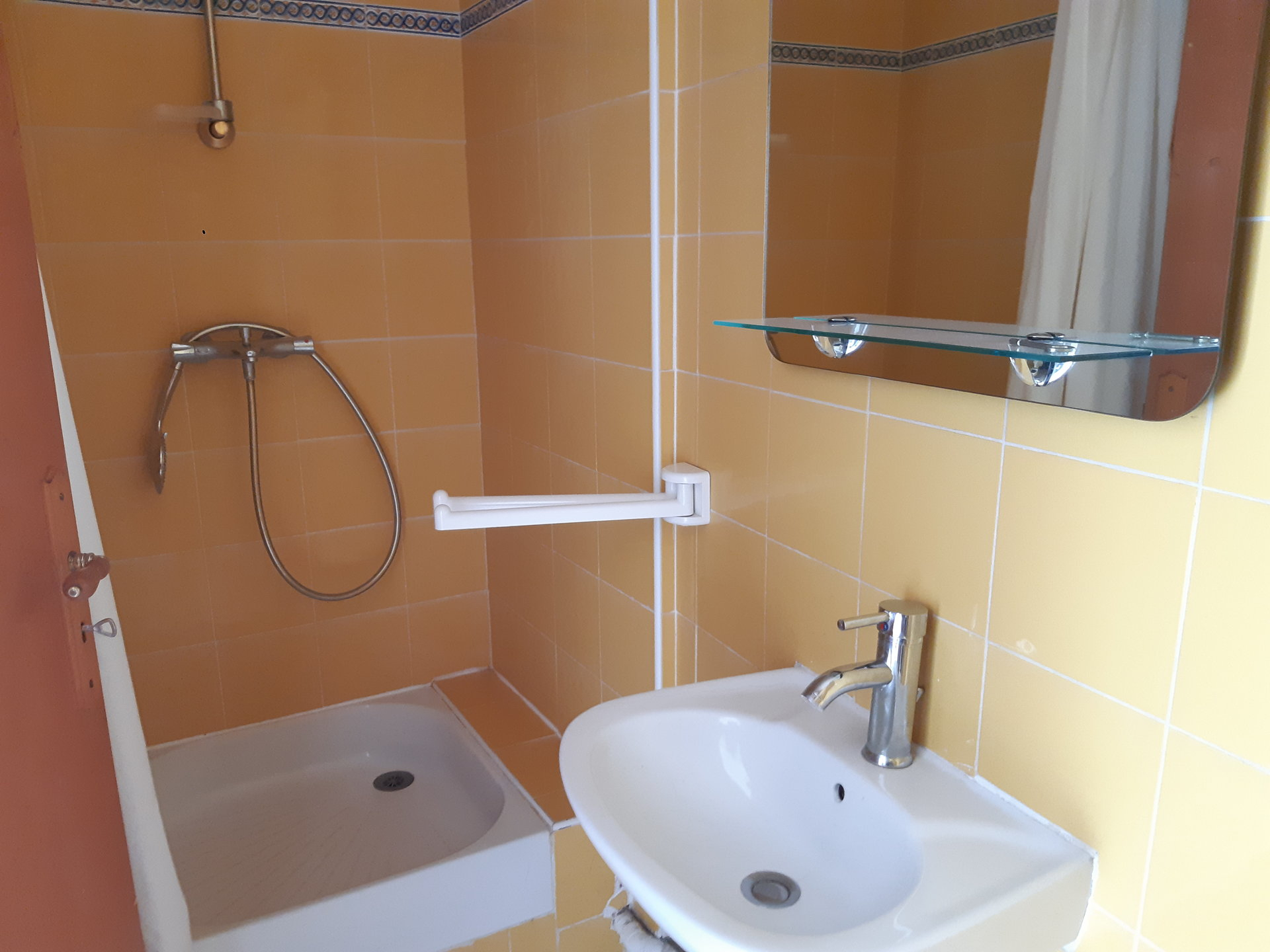 Location Appartement TARASCON convecteur, individuel, electrique chauffage