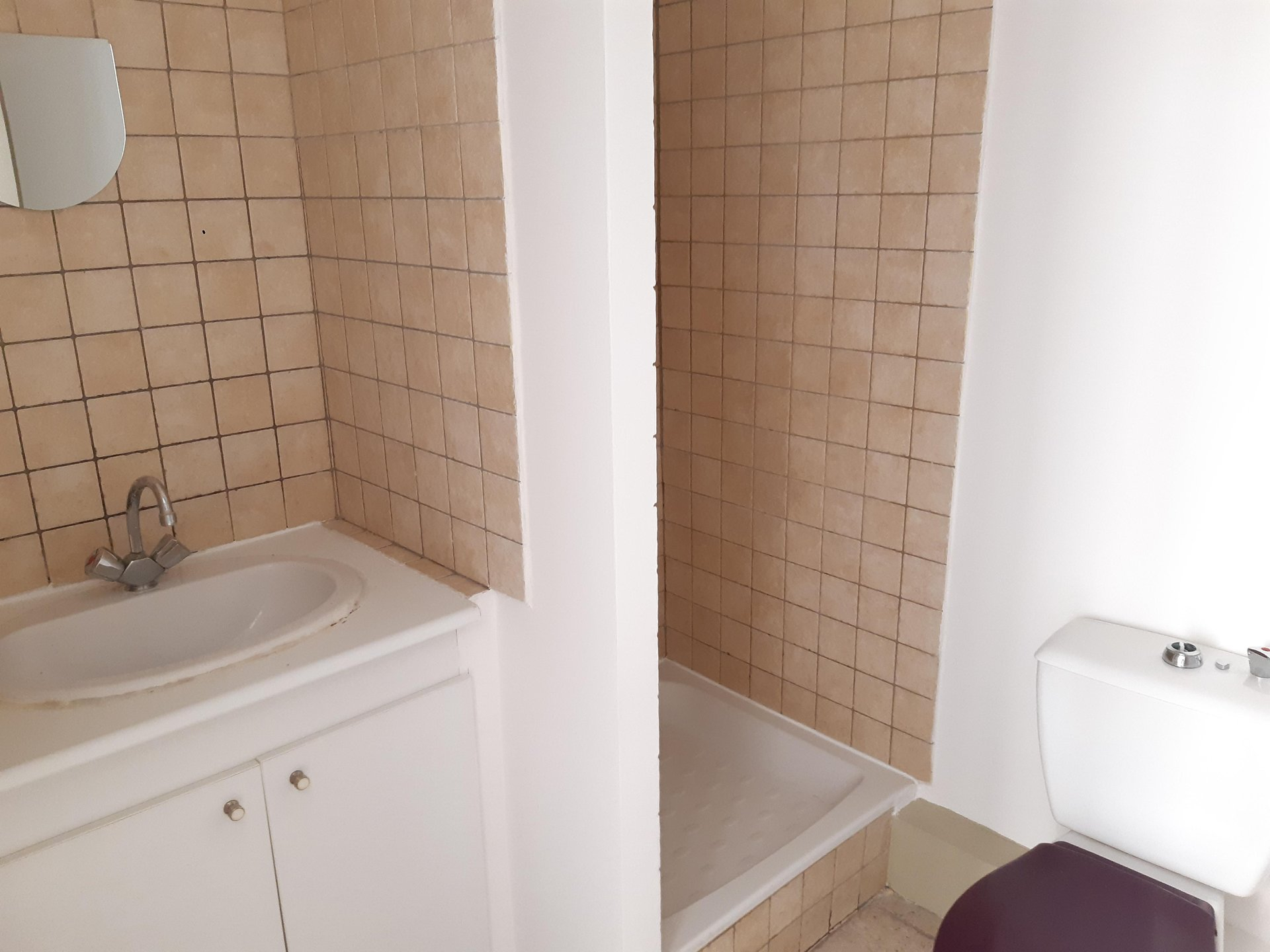 Location Appartement BEAUCAIRE séjour de 16.27 m²