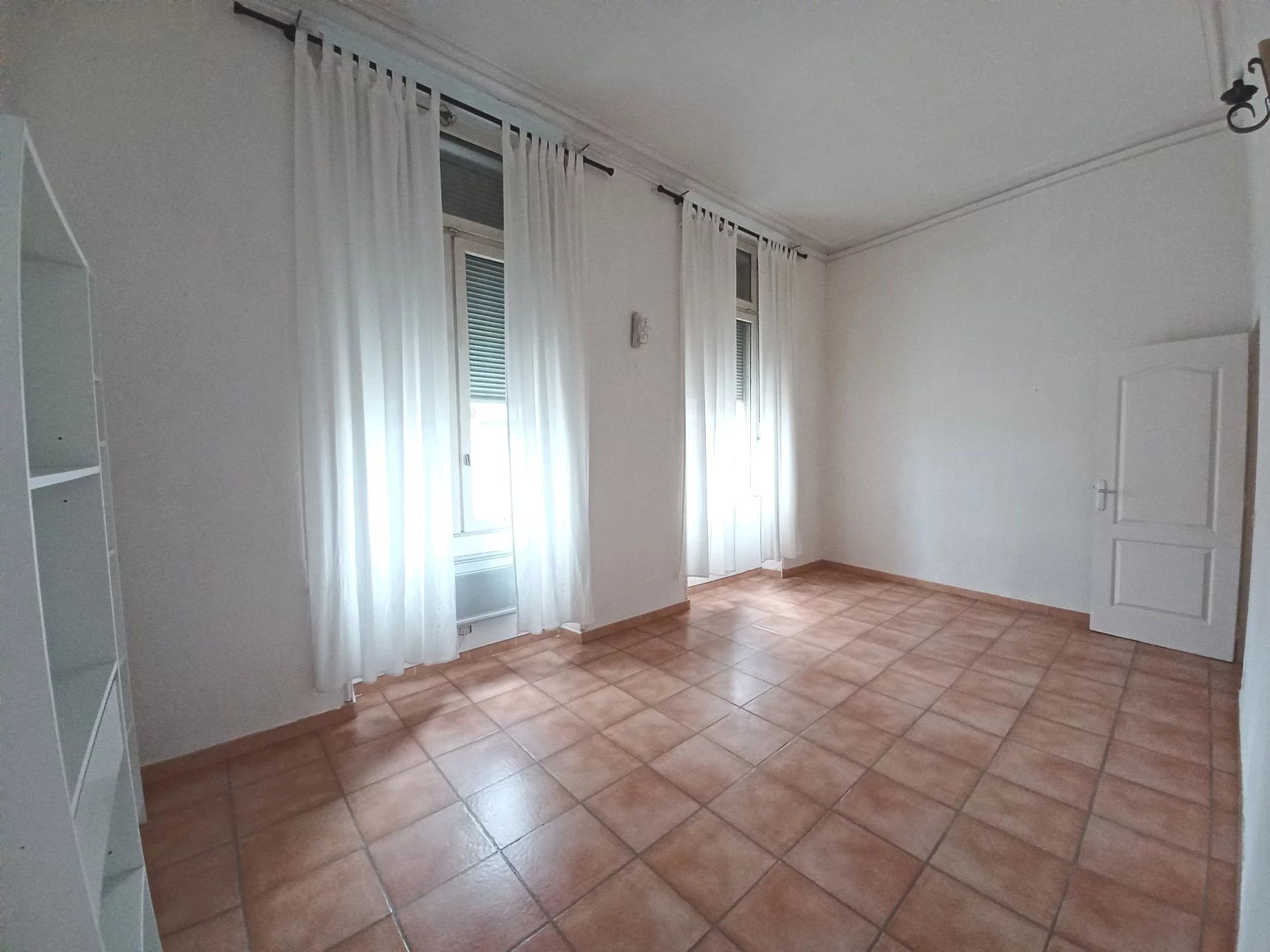 Location Appartement TARASCON surface habitable de 74 m²