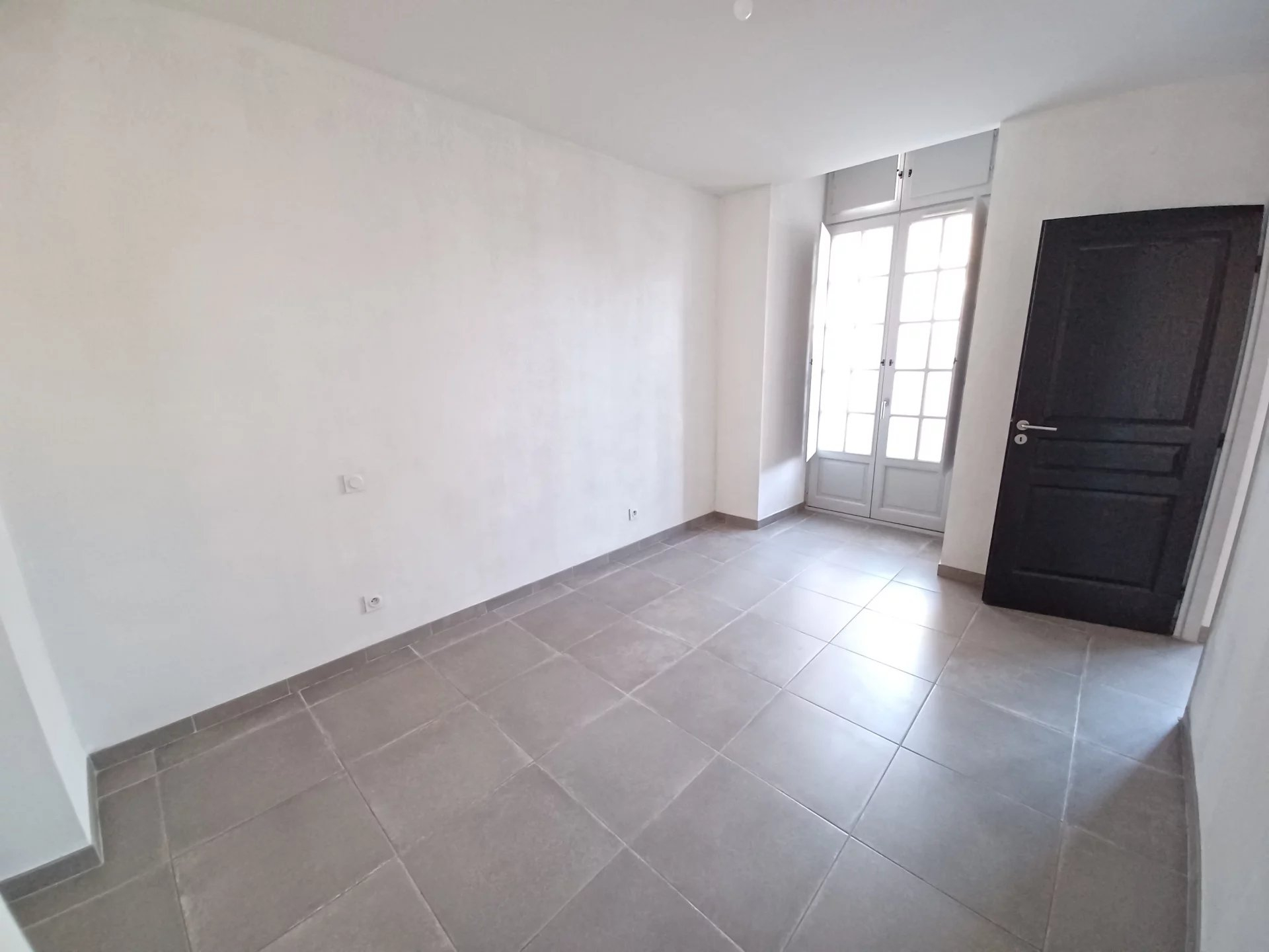 Location Appartement TARASCON séjour de 20.57 m²