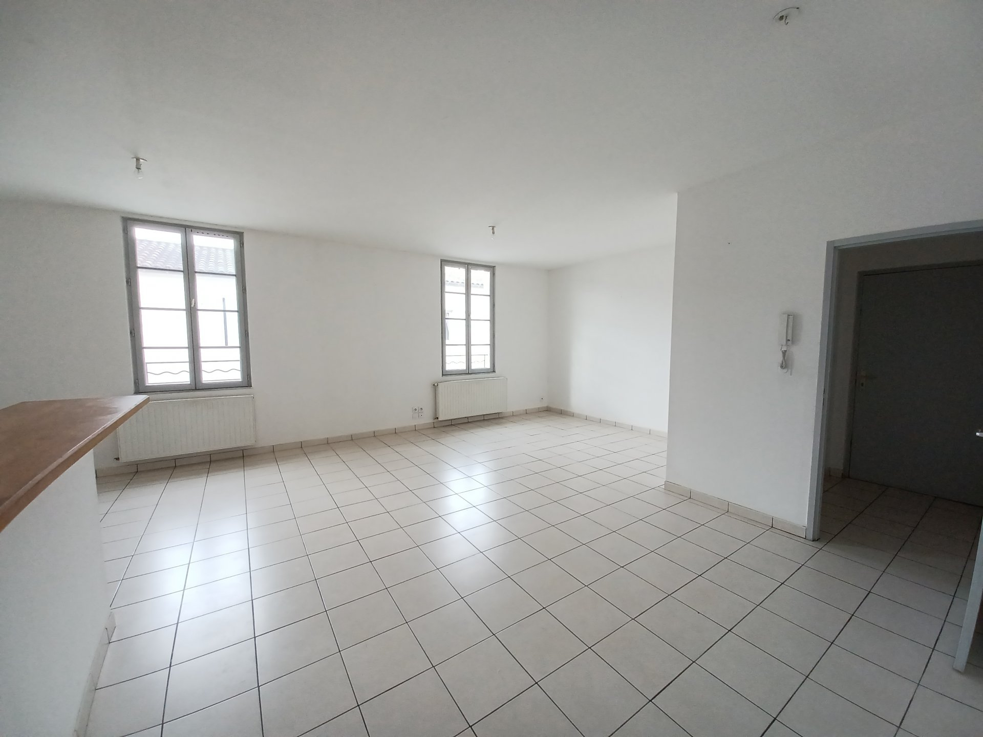 Location Appartement BEAUCAIRE surface habitable de 74 m²