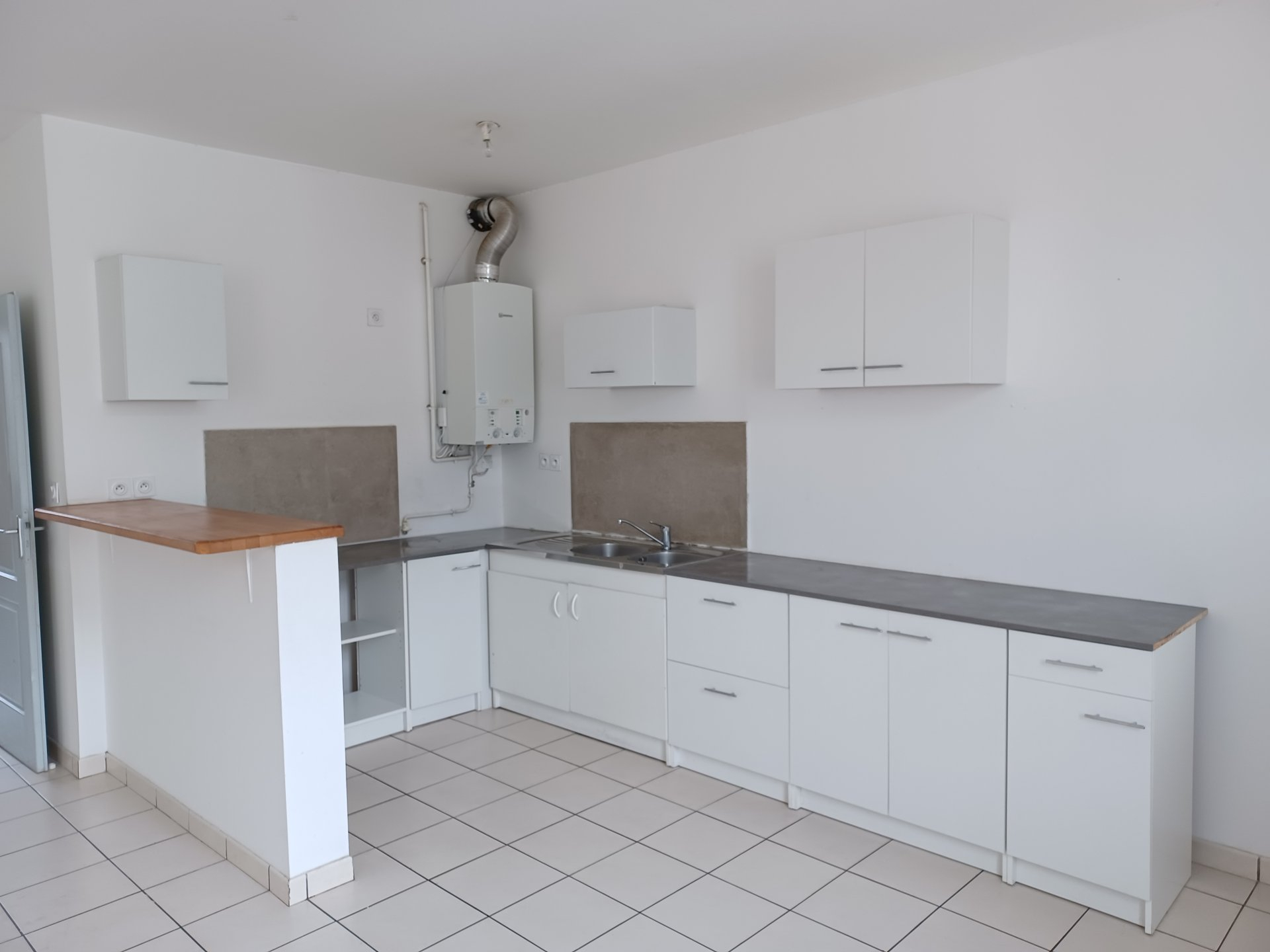 Location Appartement BEAUCAIRE séjour de 38.45 m²