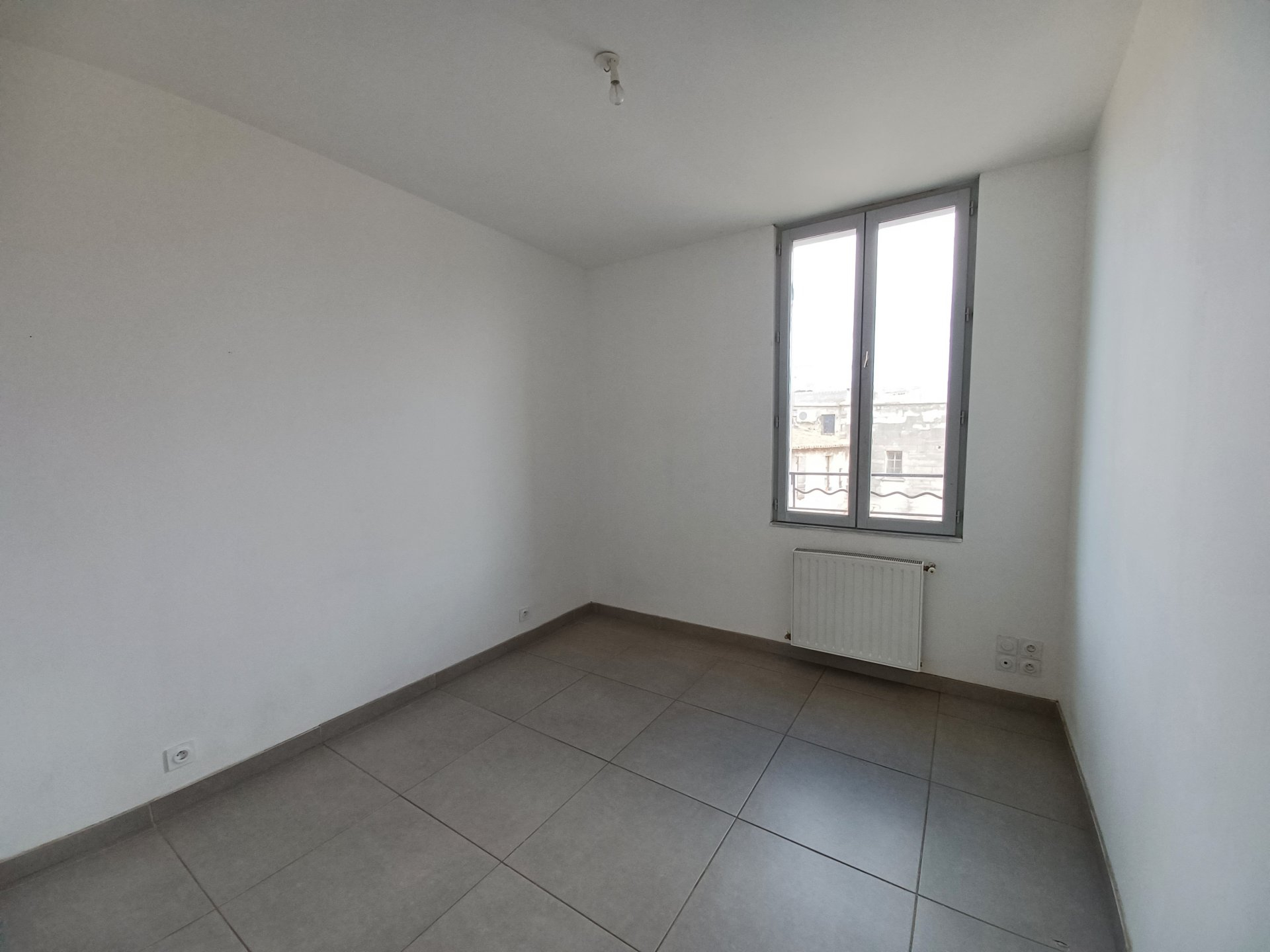 Location Appartement BEAUCAIRE convecteur, individuel, gaz chauffage