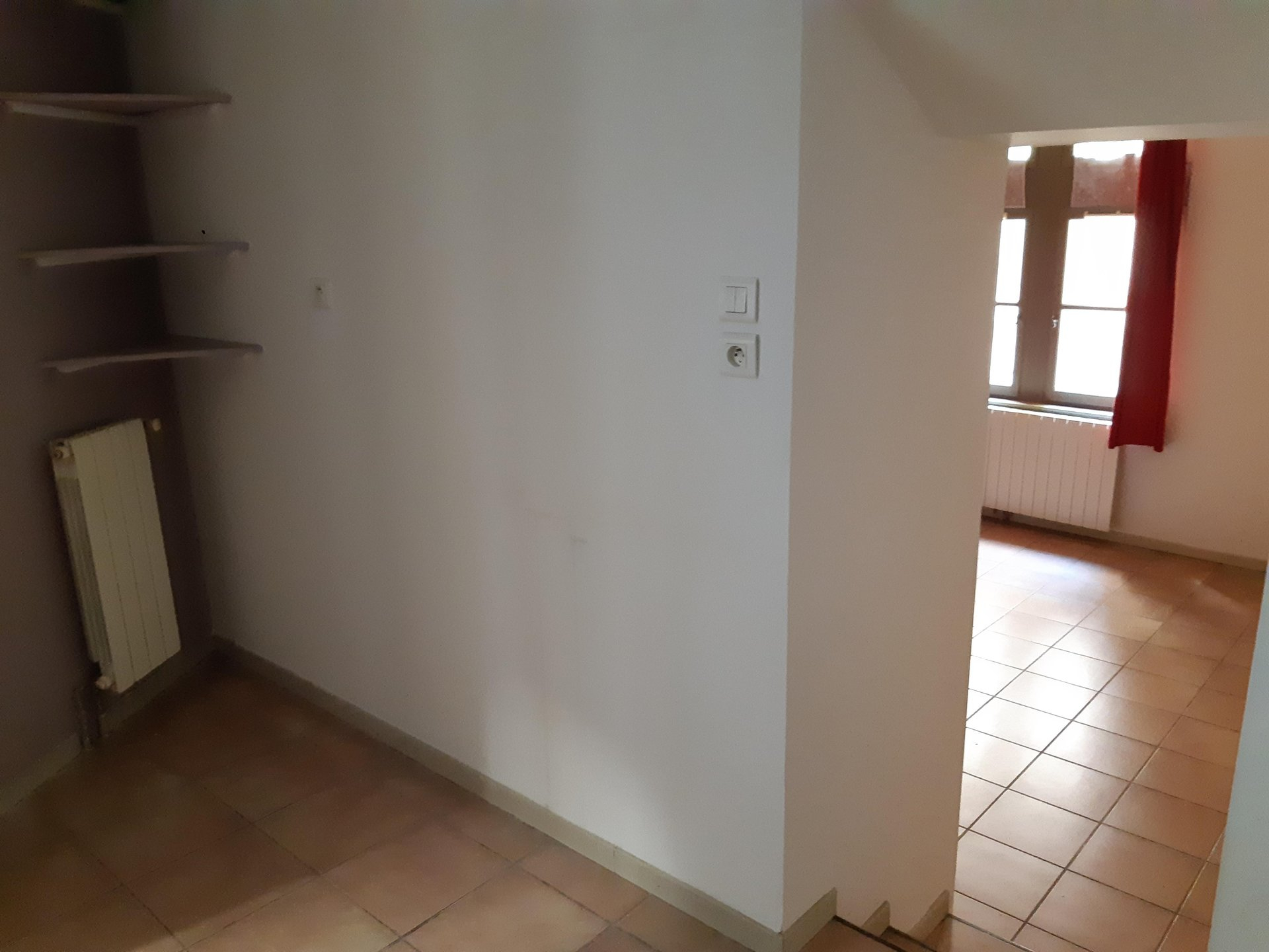 Location Appartement ARAMON individuel, gaz chauffage