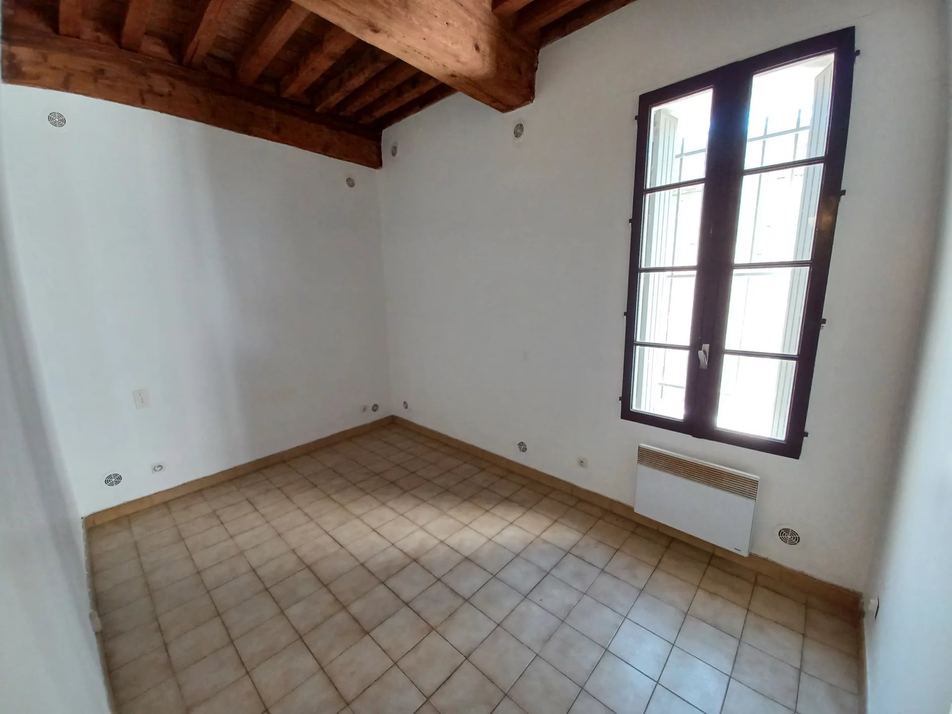 Location Appartement TARASCON séjour de 16.25 m²