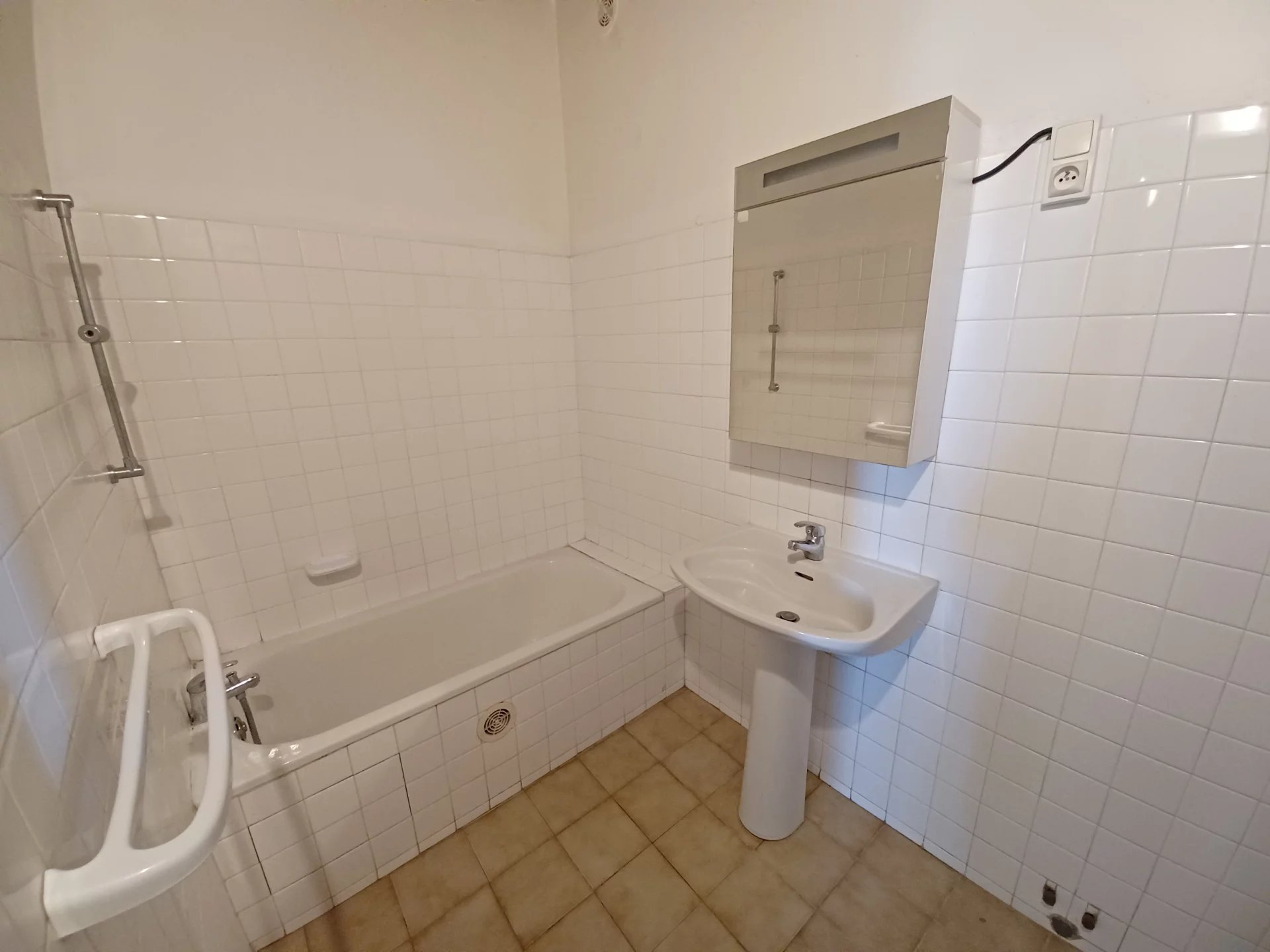 Location Appartement TARASCON 2 pièces