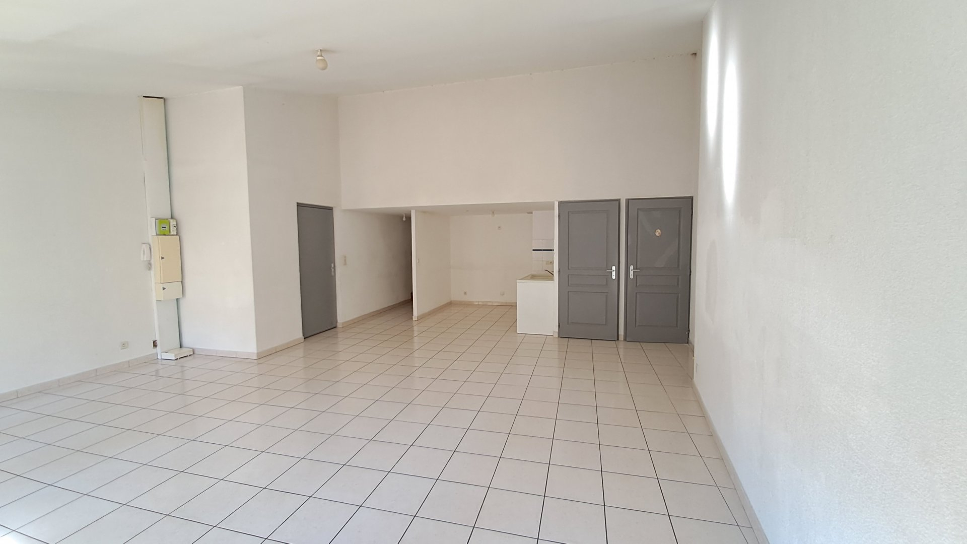 Location Appartement BEAUCAIRE surface habitable de 72 m²