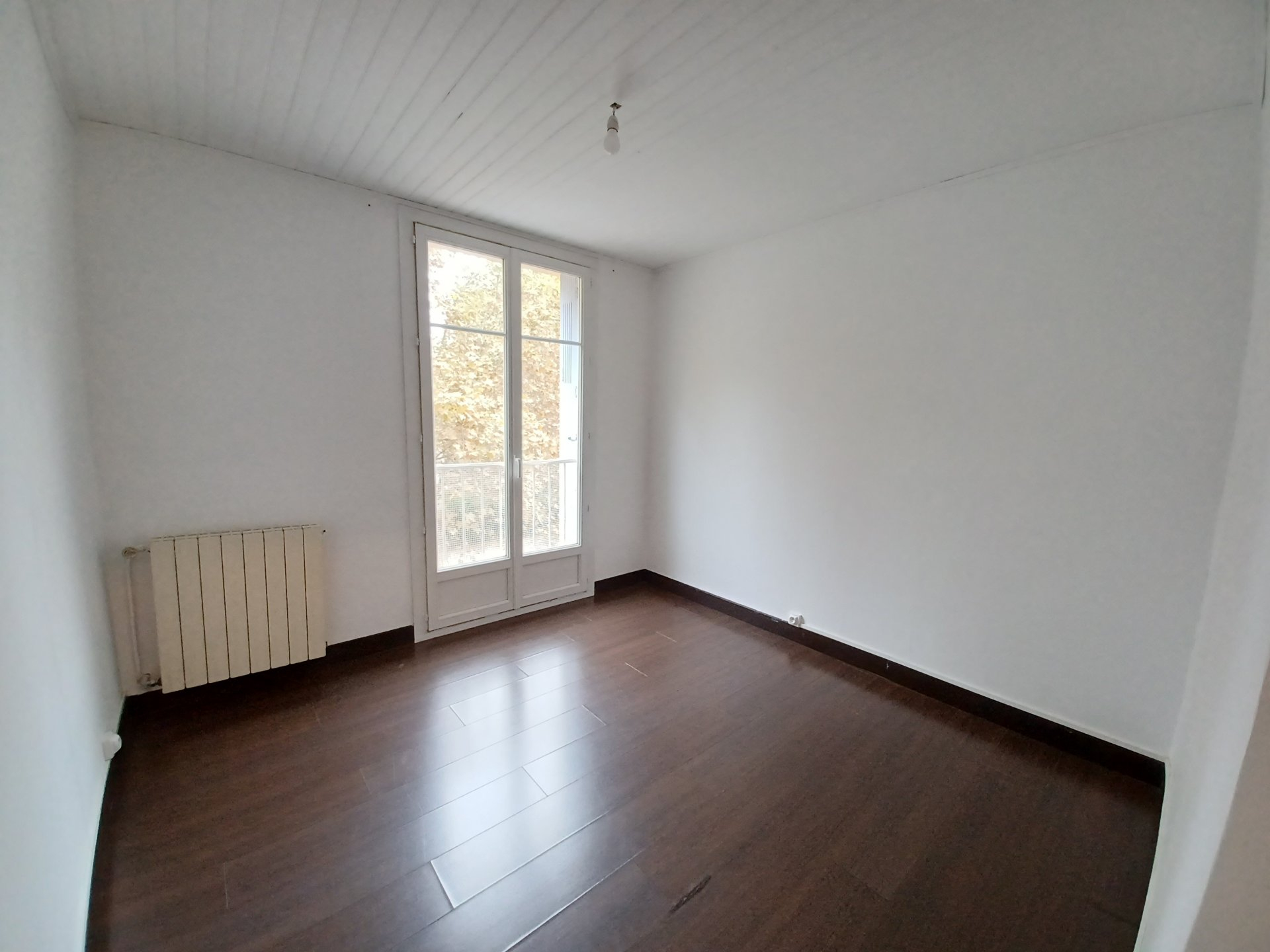 Location Appartement TARASCON radiateur, individuel, gaz chauffage