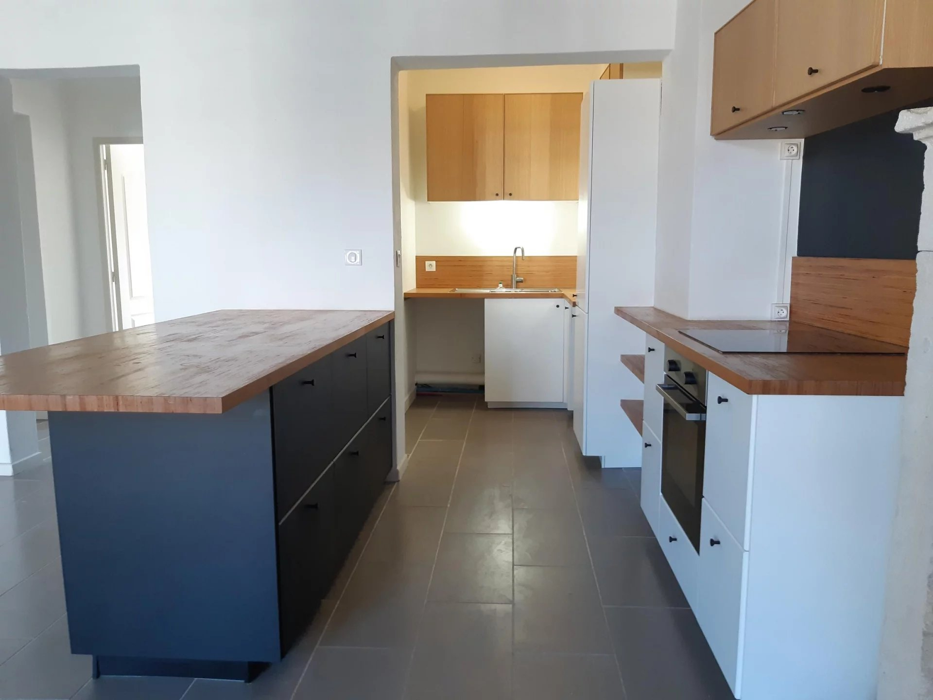 Location Appartement BEAUCAIRE 1 salles de bain