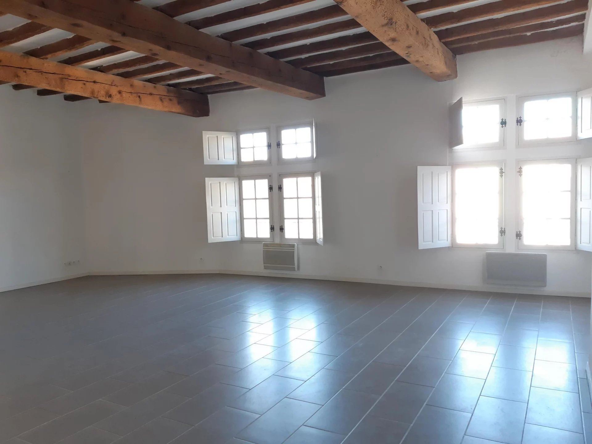 Location Appartement BEAUCAIRE 1 salles d'eau