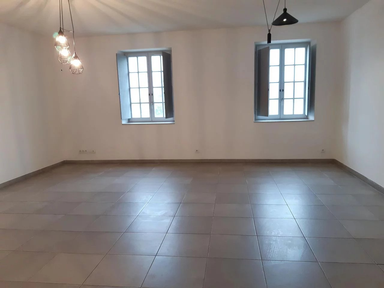 Location Appartement TARASCON surface habitable de 106 m²