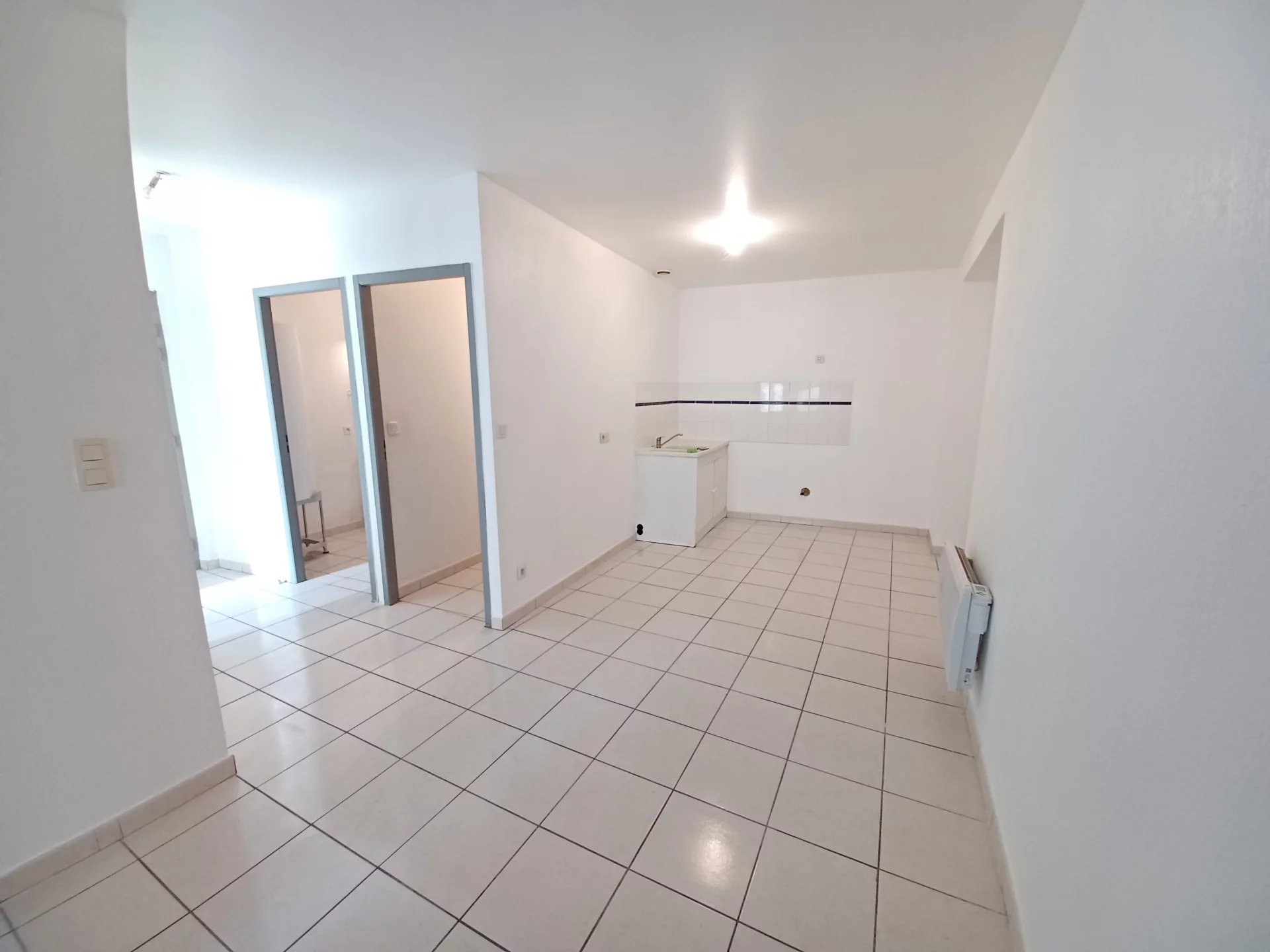 Location Appartement BEAUCAIRE 1 salles d'eau