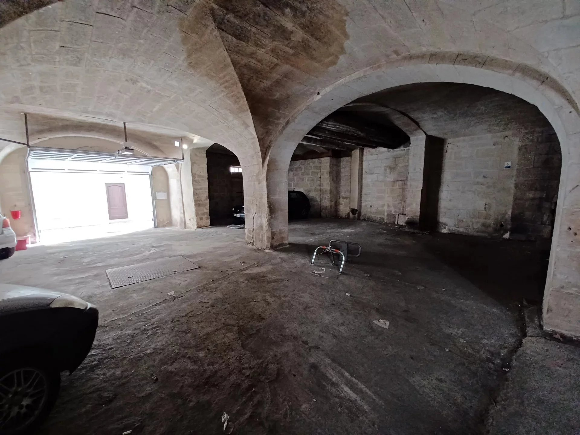 Location Parking BEAUCAIRE Mandat : 0322