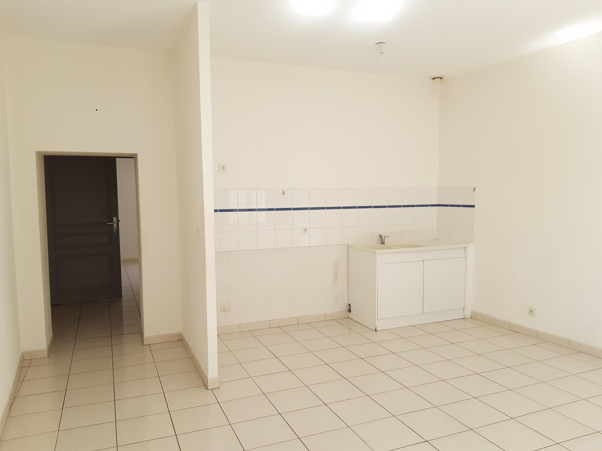 Location Appartement BEAUCAIRE 1 salles d'eau