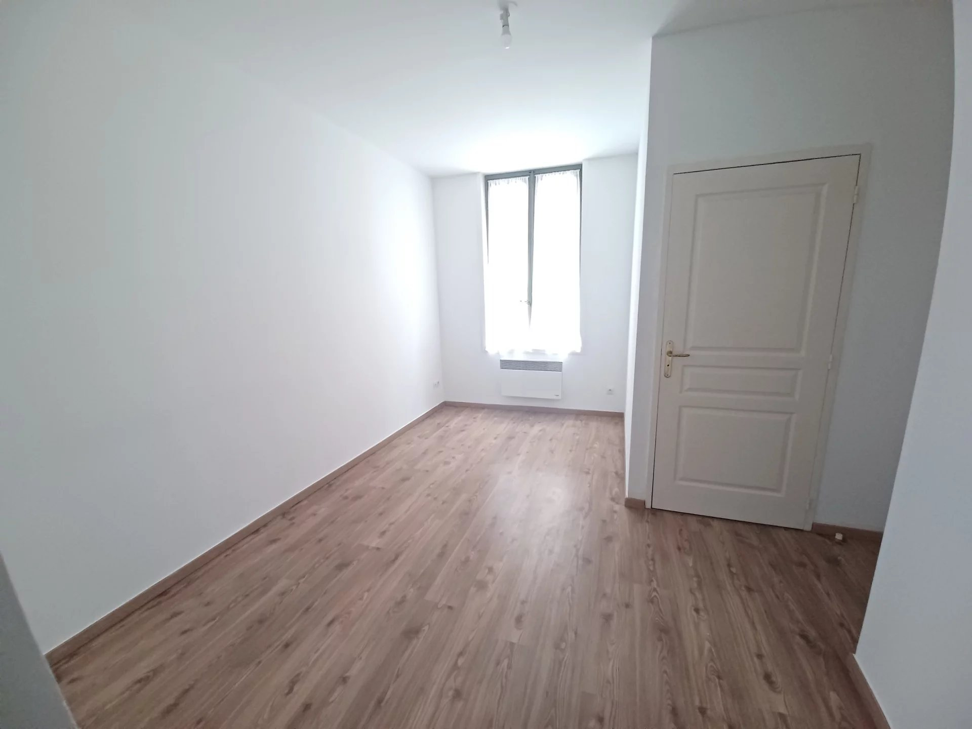 Location Appartement BEAUCAIRE séjour de 26.03 m²