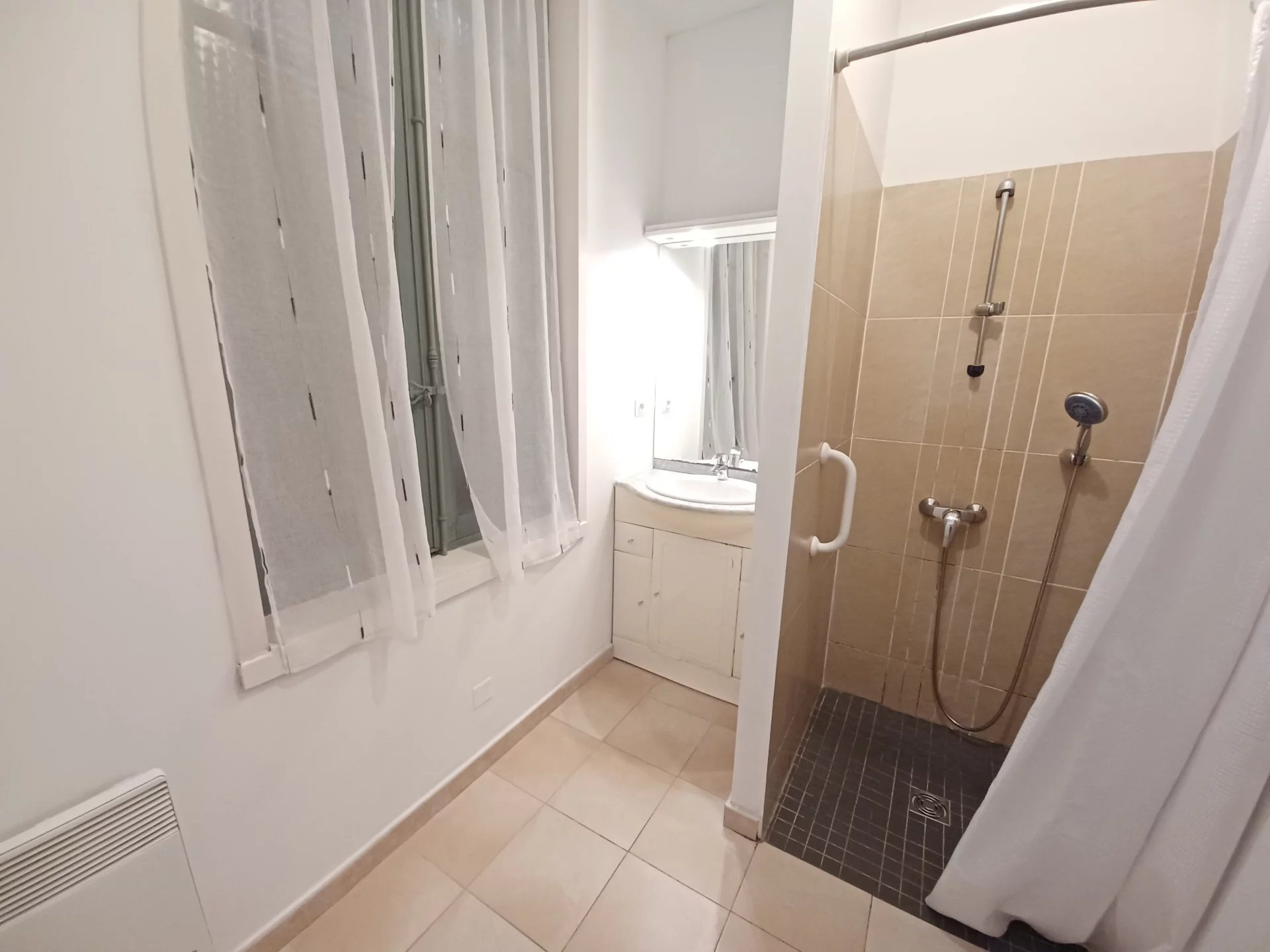Location Appartement BEAUCAIRE 1 chambres