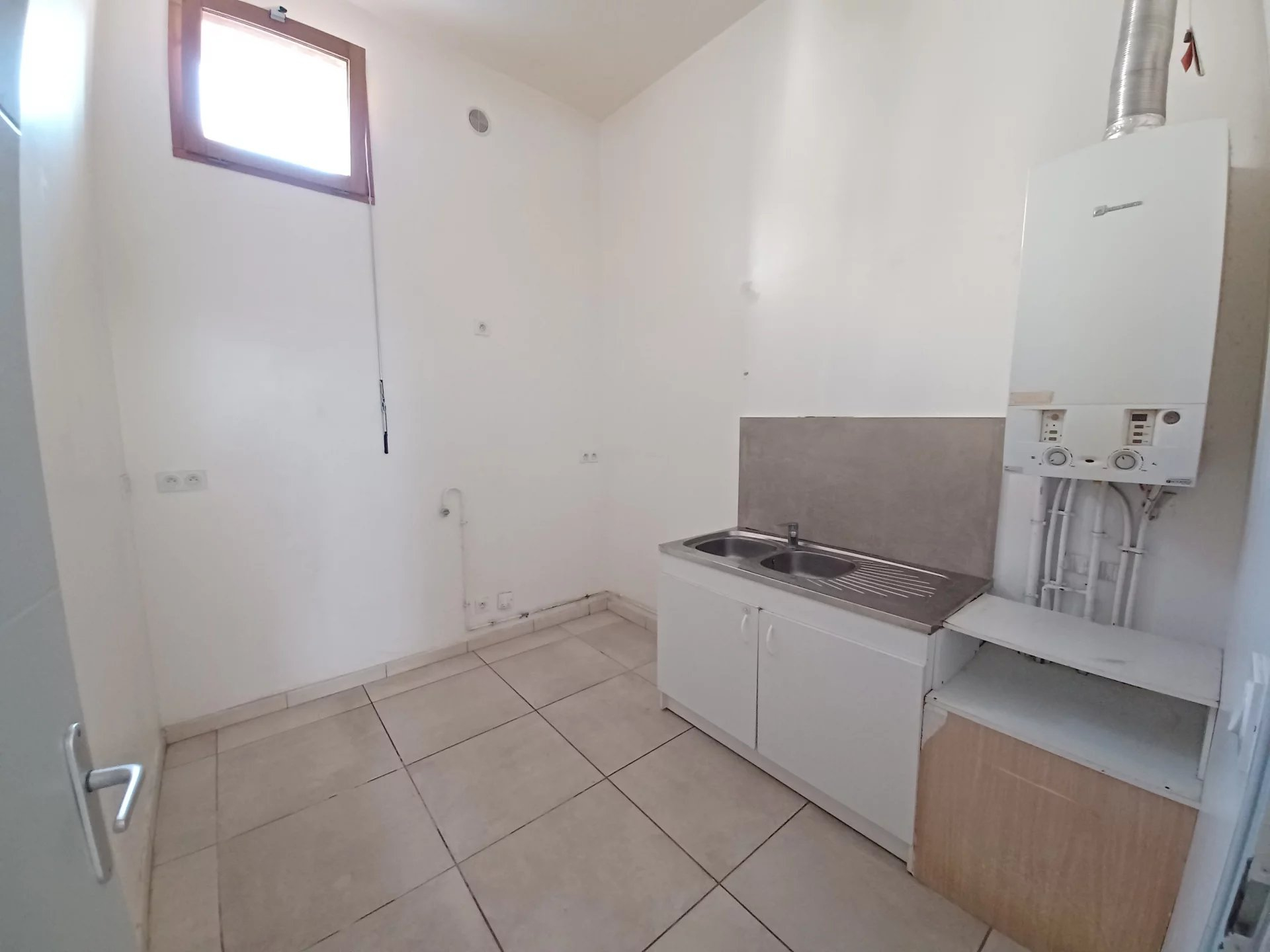 Location Appartement BEAUCAIRE 1 salles d'eau