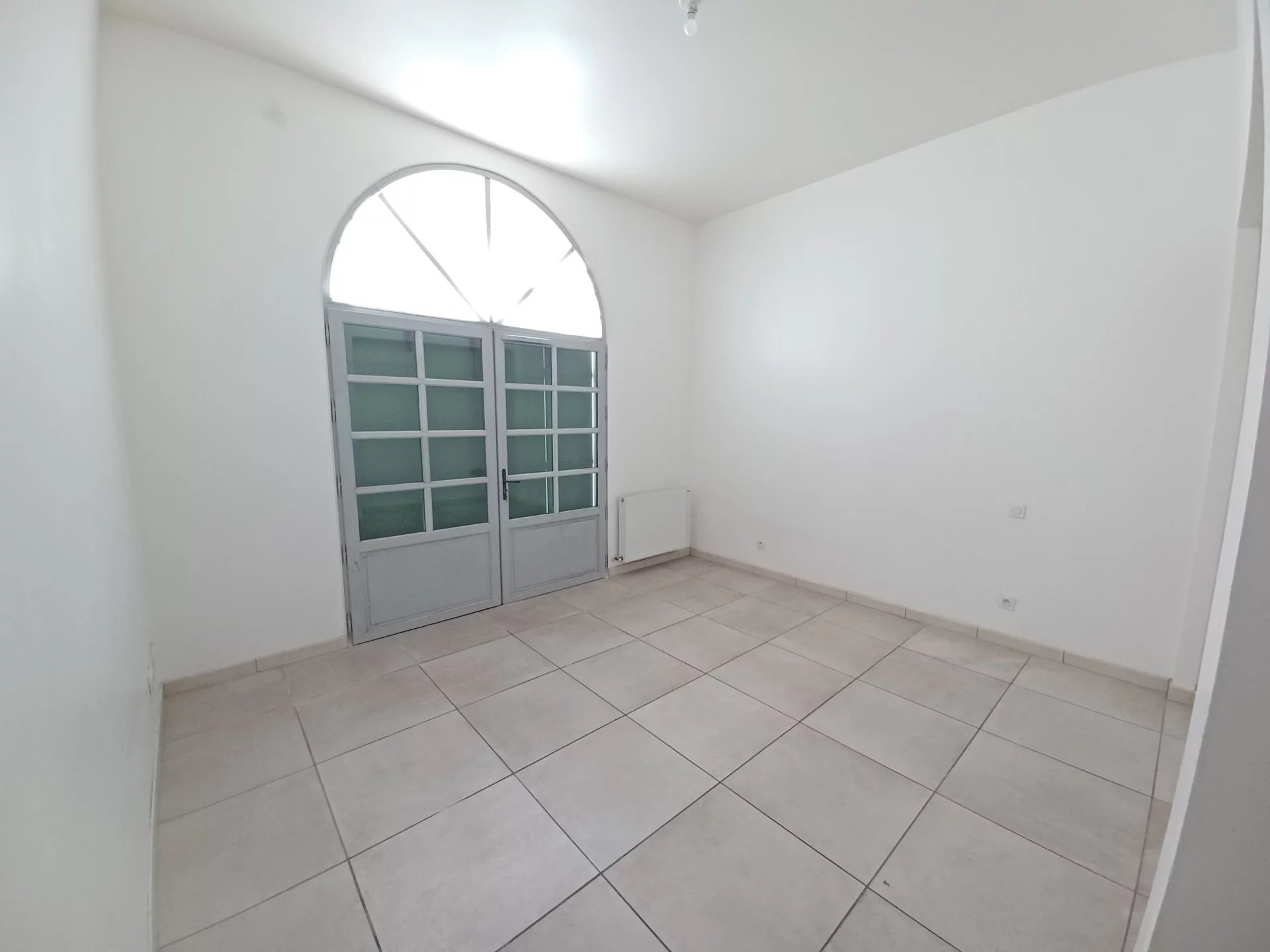 Location Appartement BEAUCAIRE surface habitable de 70 m²