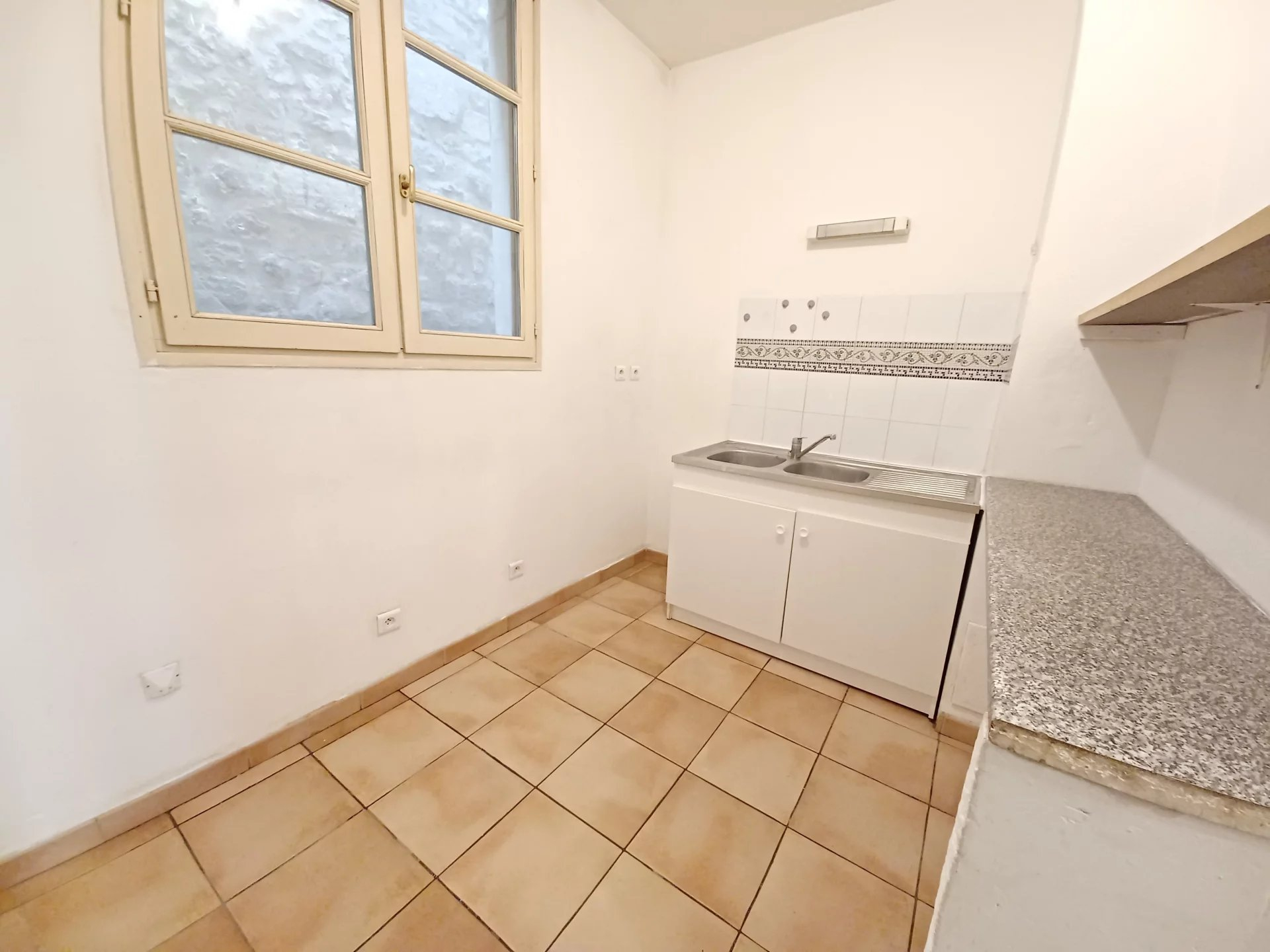 Location Appartement TARASCON 1 salles de bain