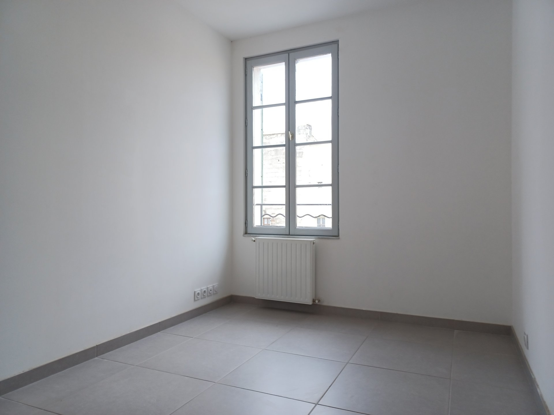 Location Appartement BEAUCAIRE séjour de 27.2 m²