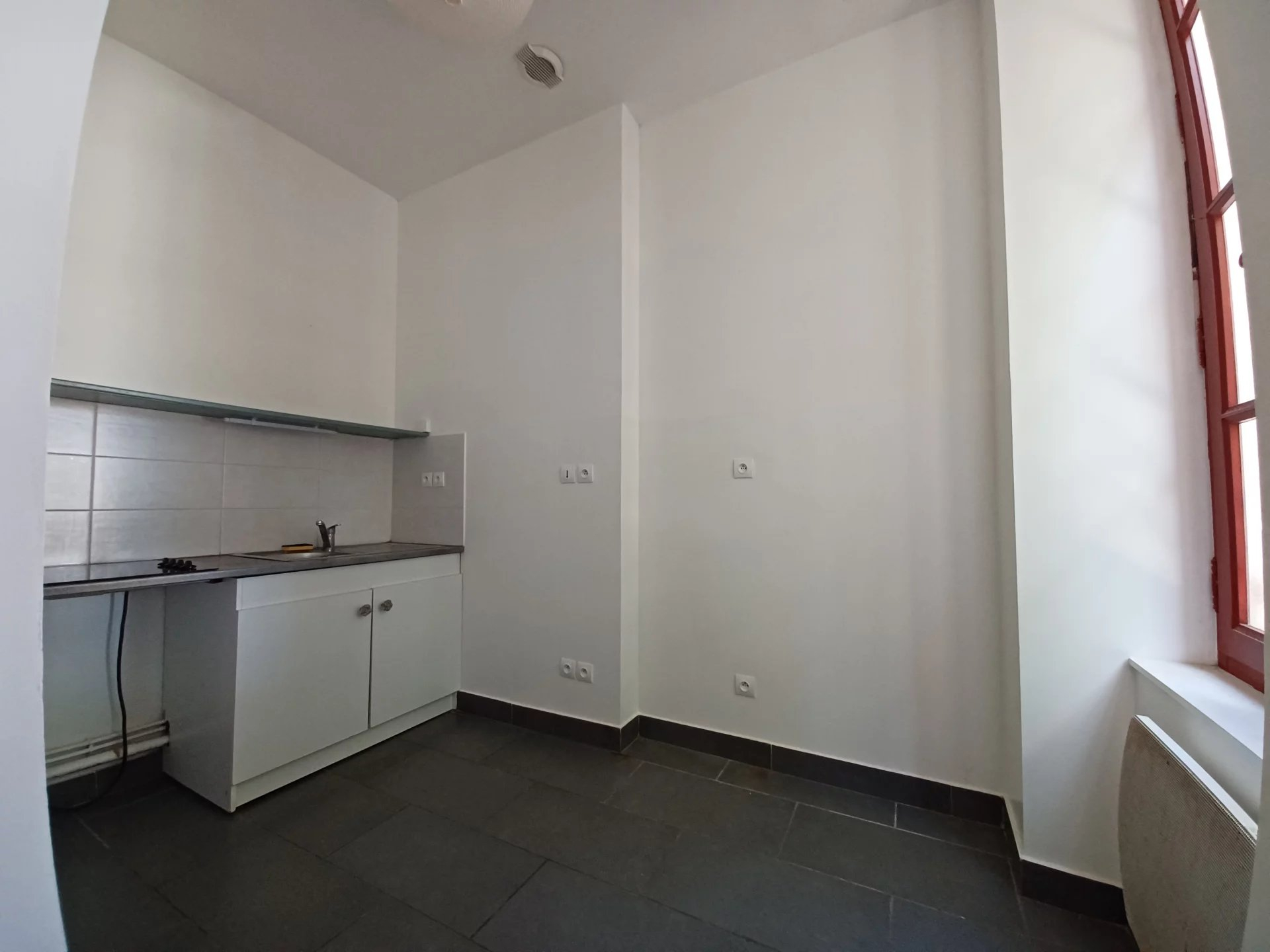 Location Appartement BEAUCAIRE 1 salles de bain