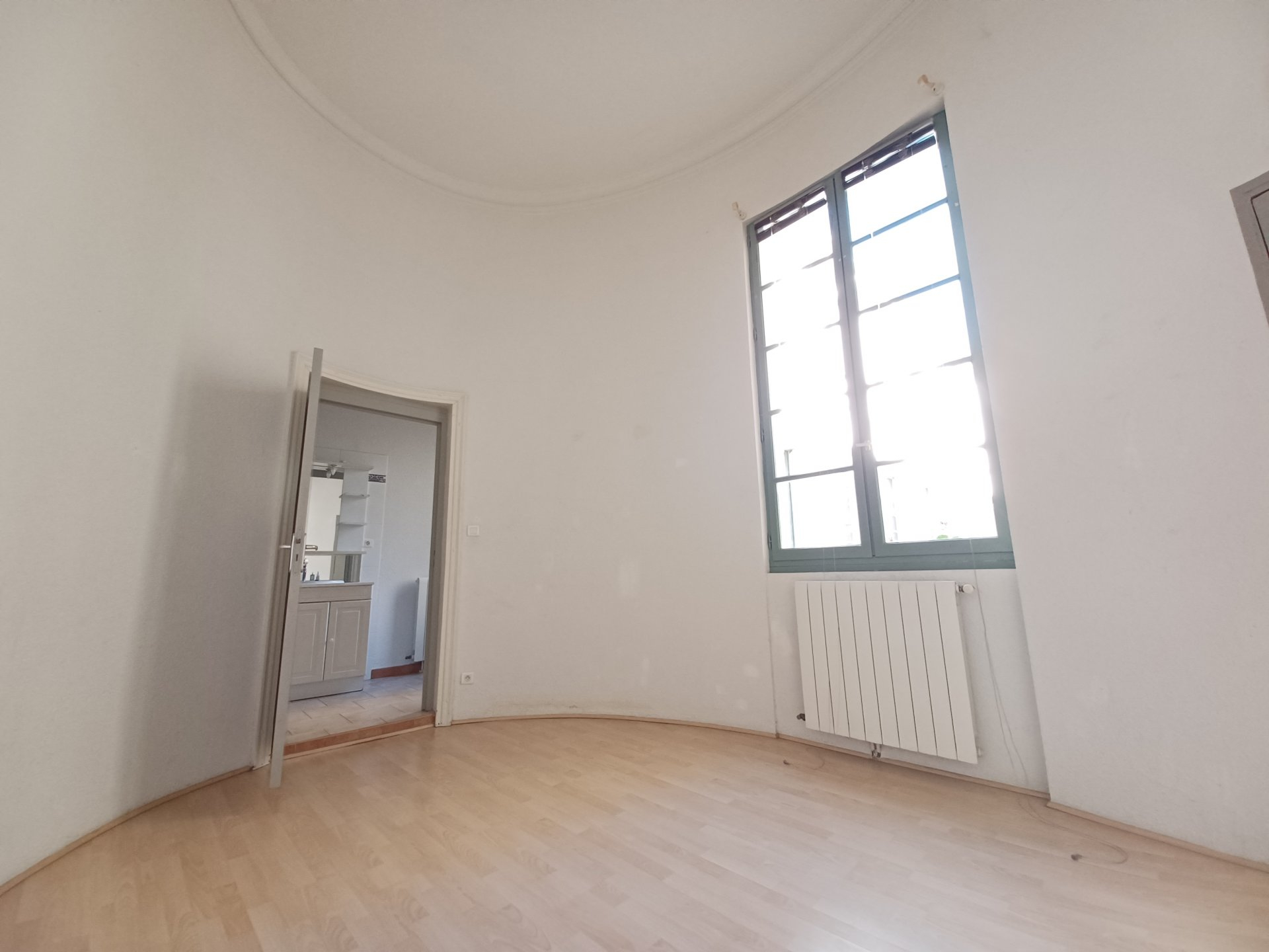 Location Appartement BEAUCAIRE séjour de 28.05 m²