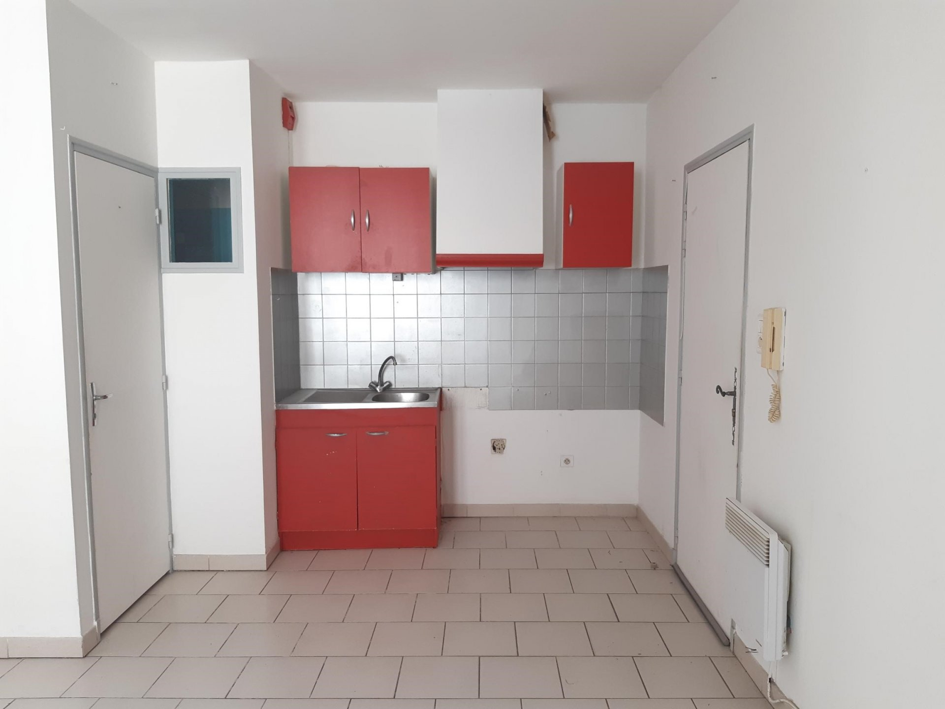 Location Appartement TARASCON séjour de 25 m²