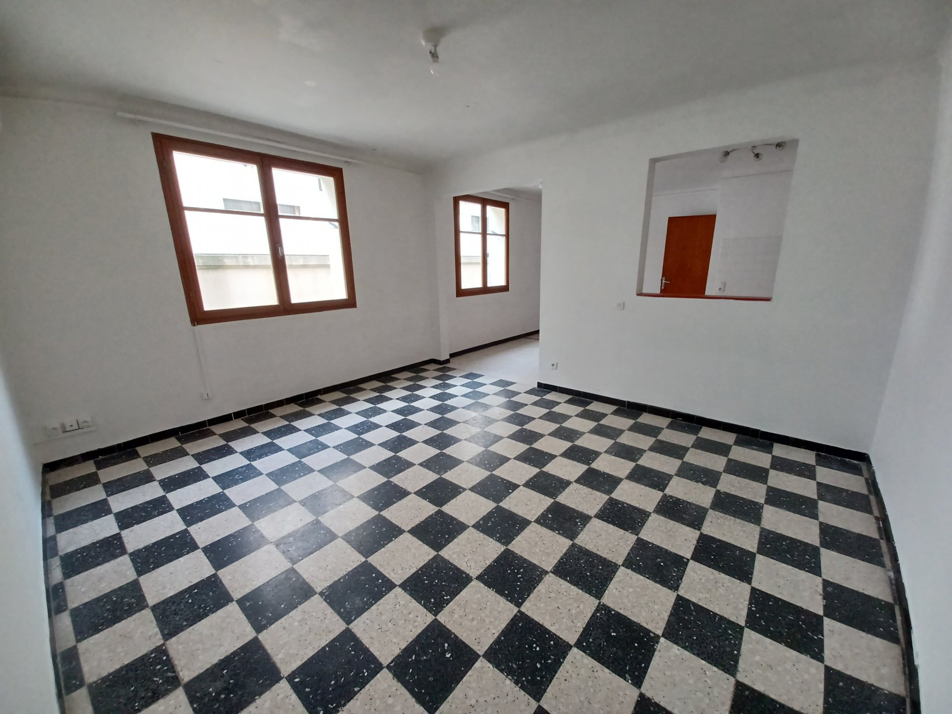 Location Appartement BEAUCAIRE 1 salles d'eau