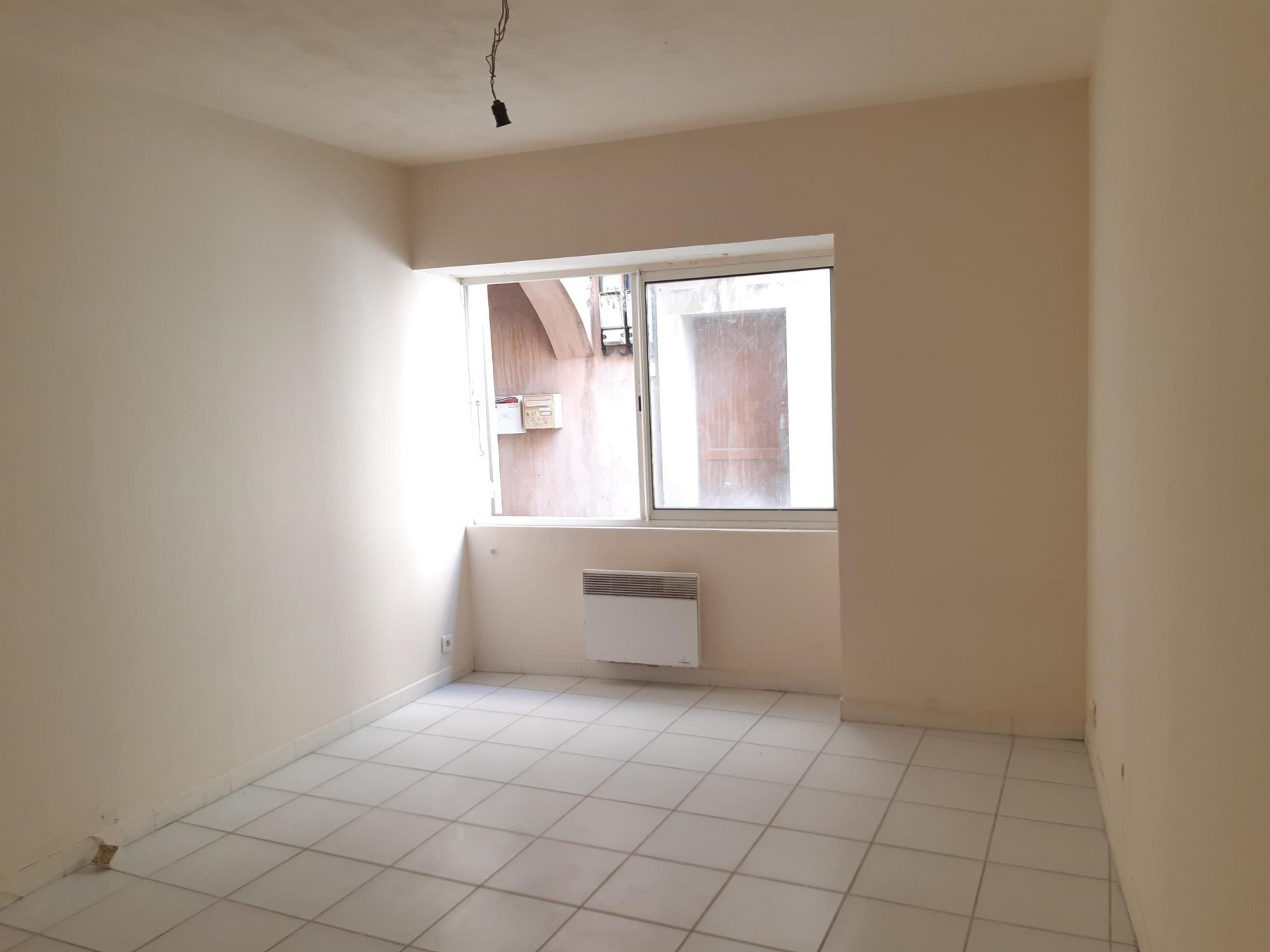 Location Appartement TARASCON séjour de 25 m²