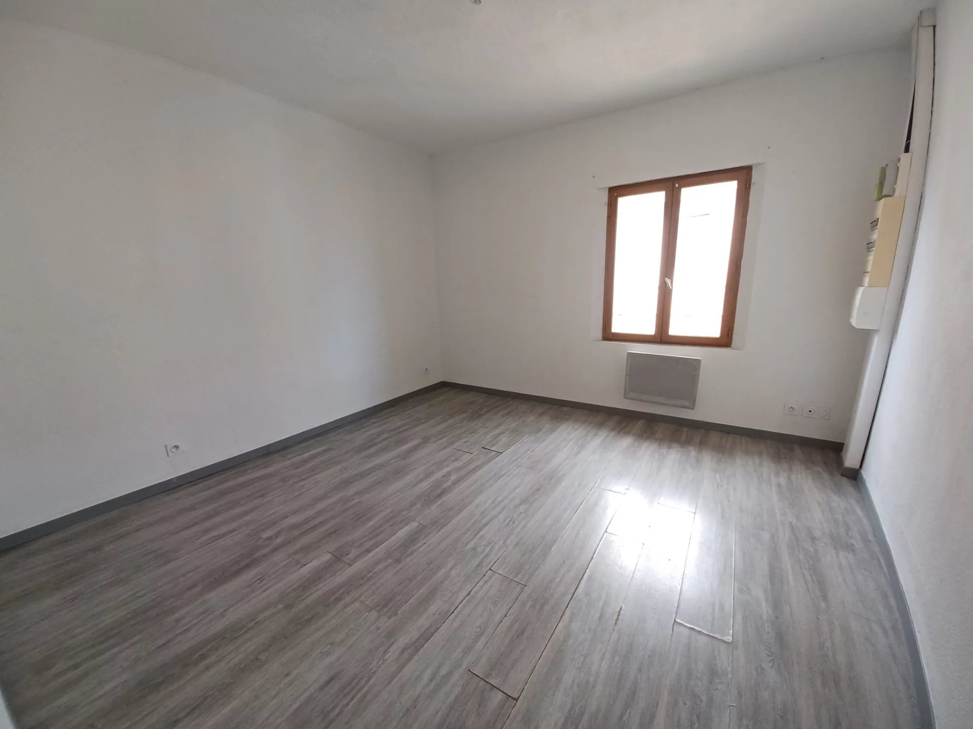 Location Appartement BEAUCAIRE convecteur, individuel, electrique chauffage