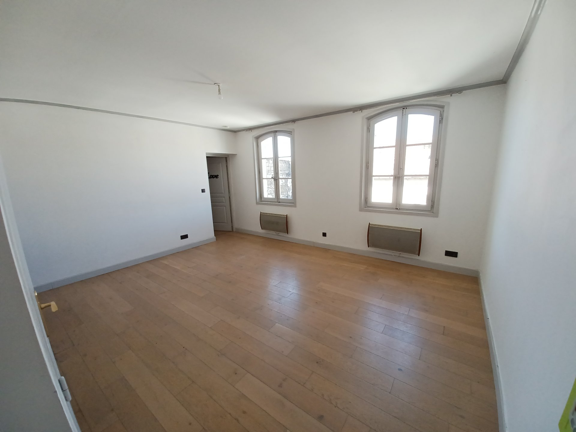 Location Appartement BEAUCAIRE 1 salles de bain